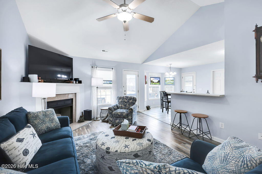 100550832 | Photo 15