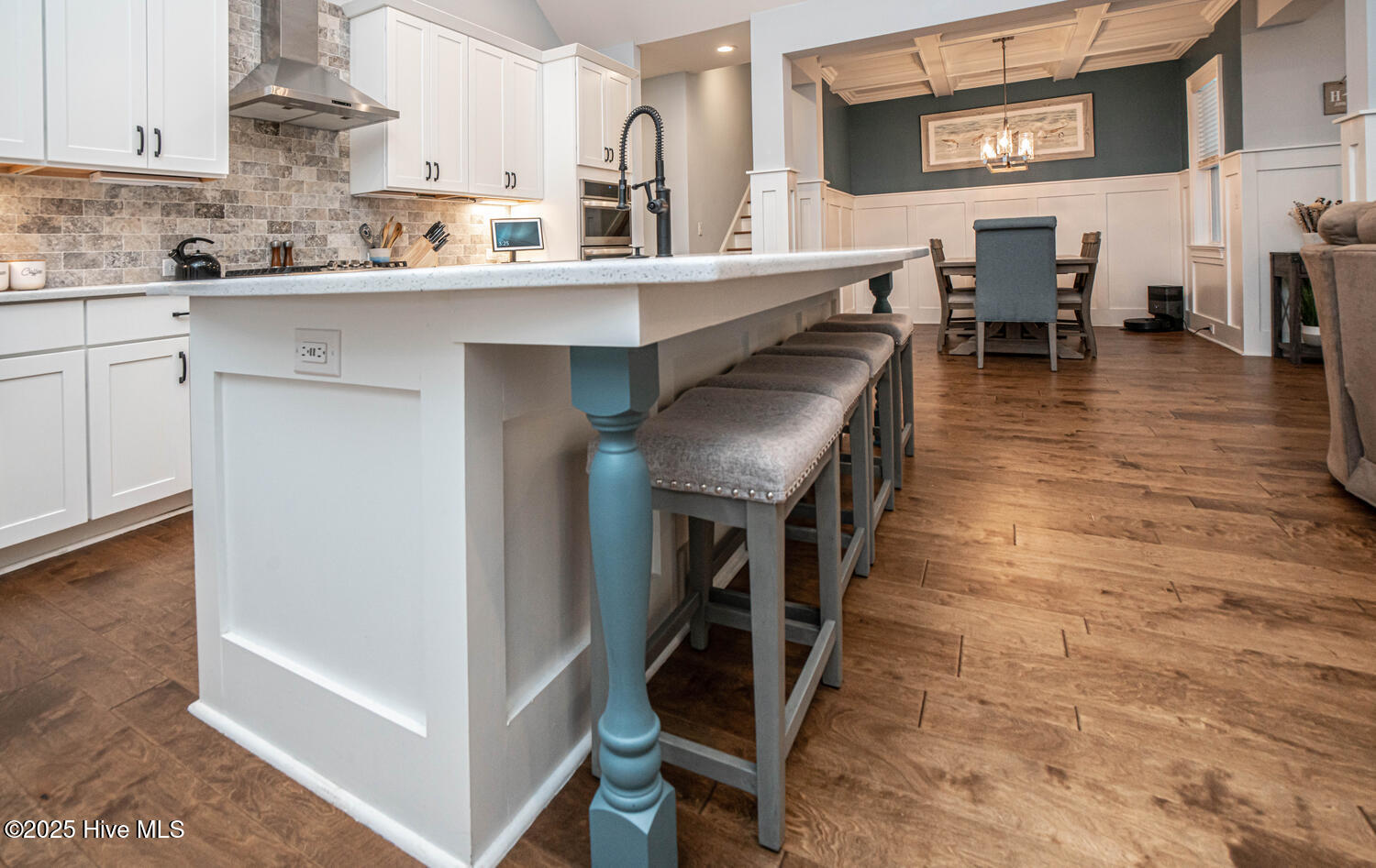 100558918 | Photo 12