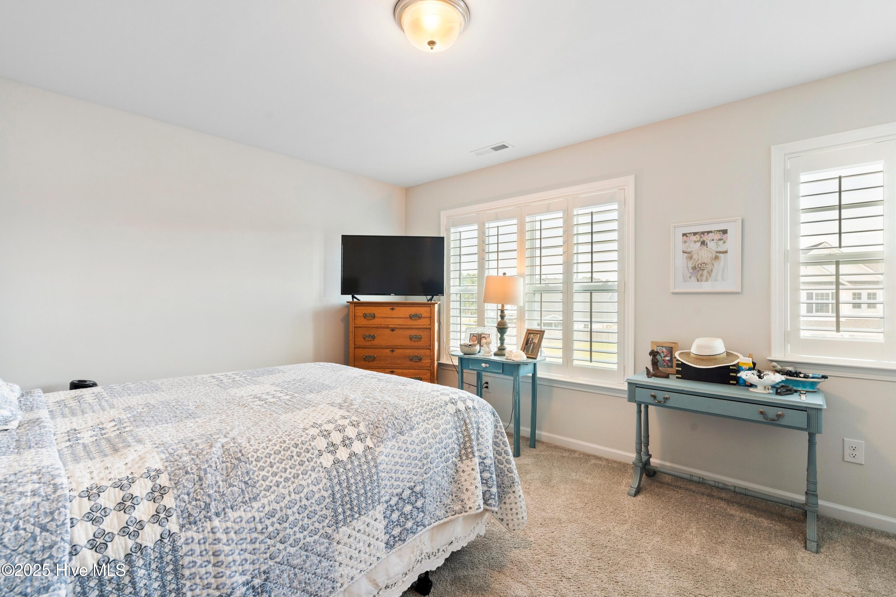 100527071 | Photo 24