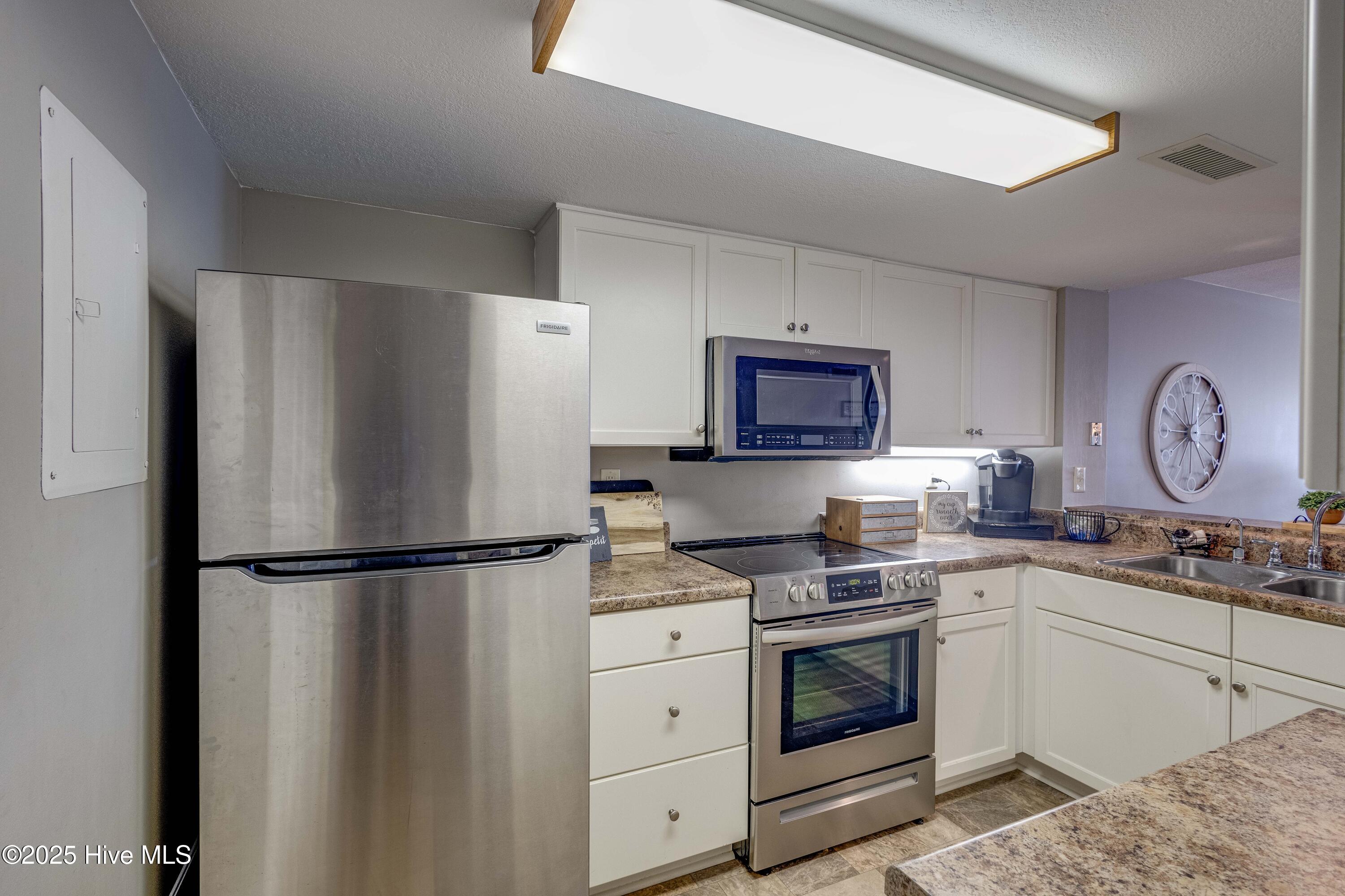 100494950 | Photo 11