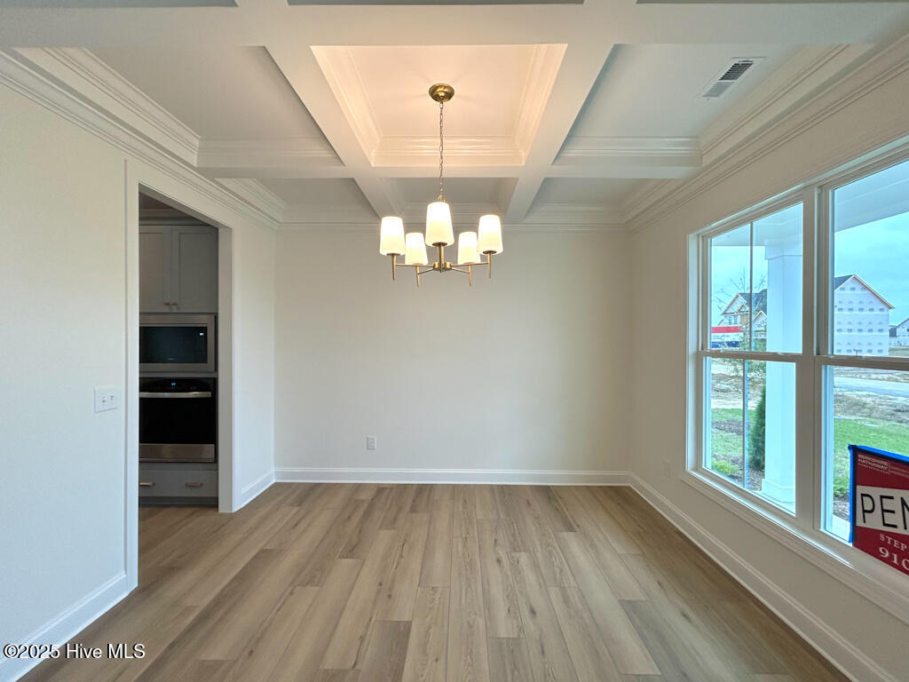 100510168 | Photo 11