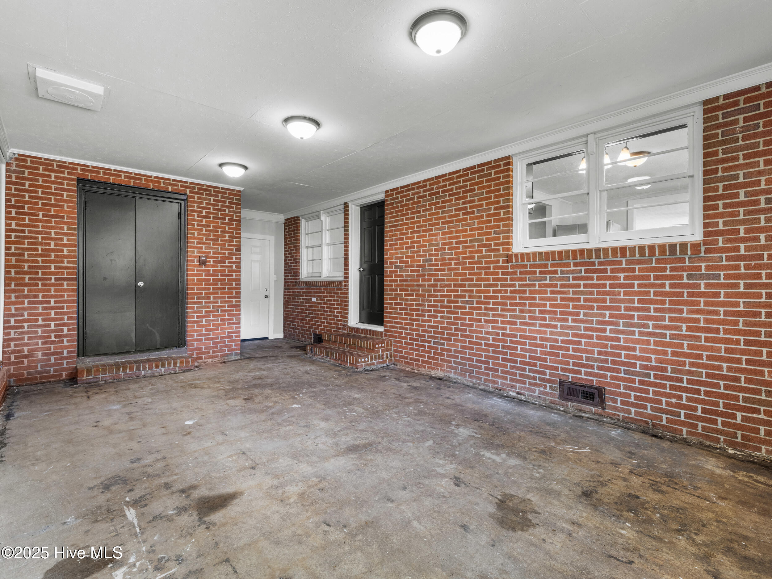 100529453 | Photo 28