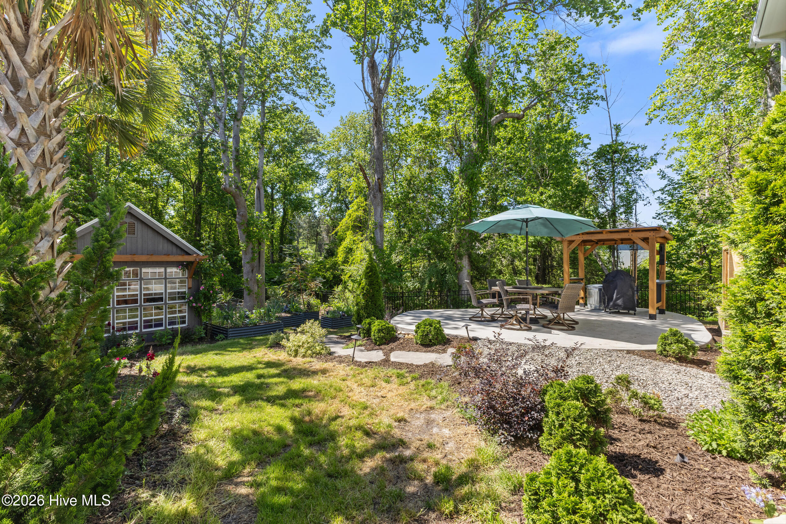 100570688 | Photo 58