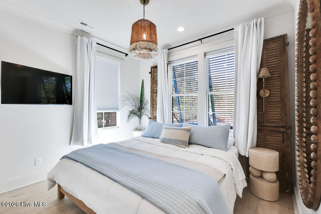 100549041 | Photo 27