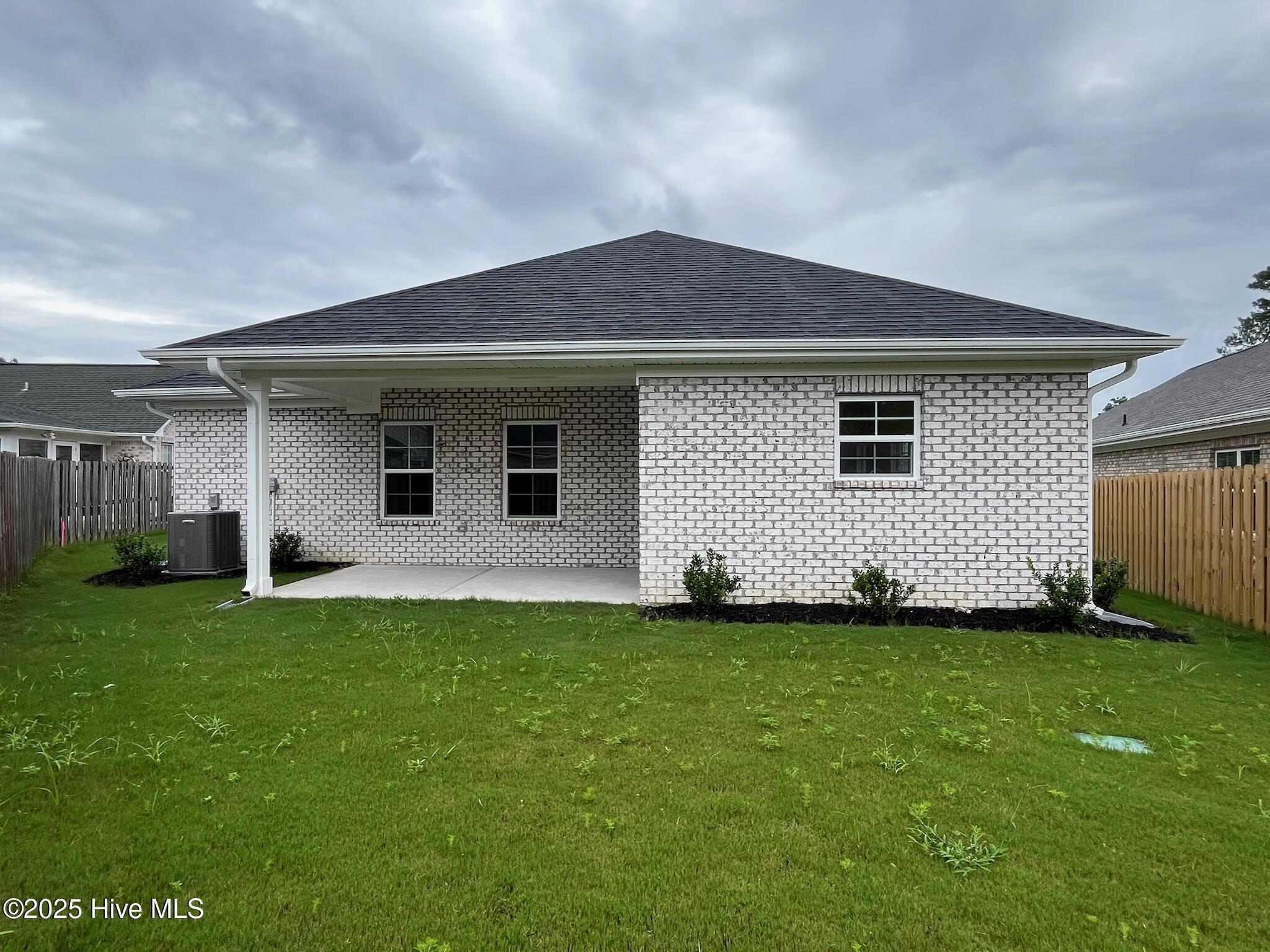 100426037 | Photo 27