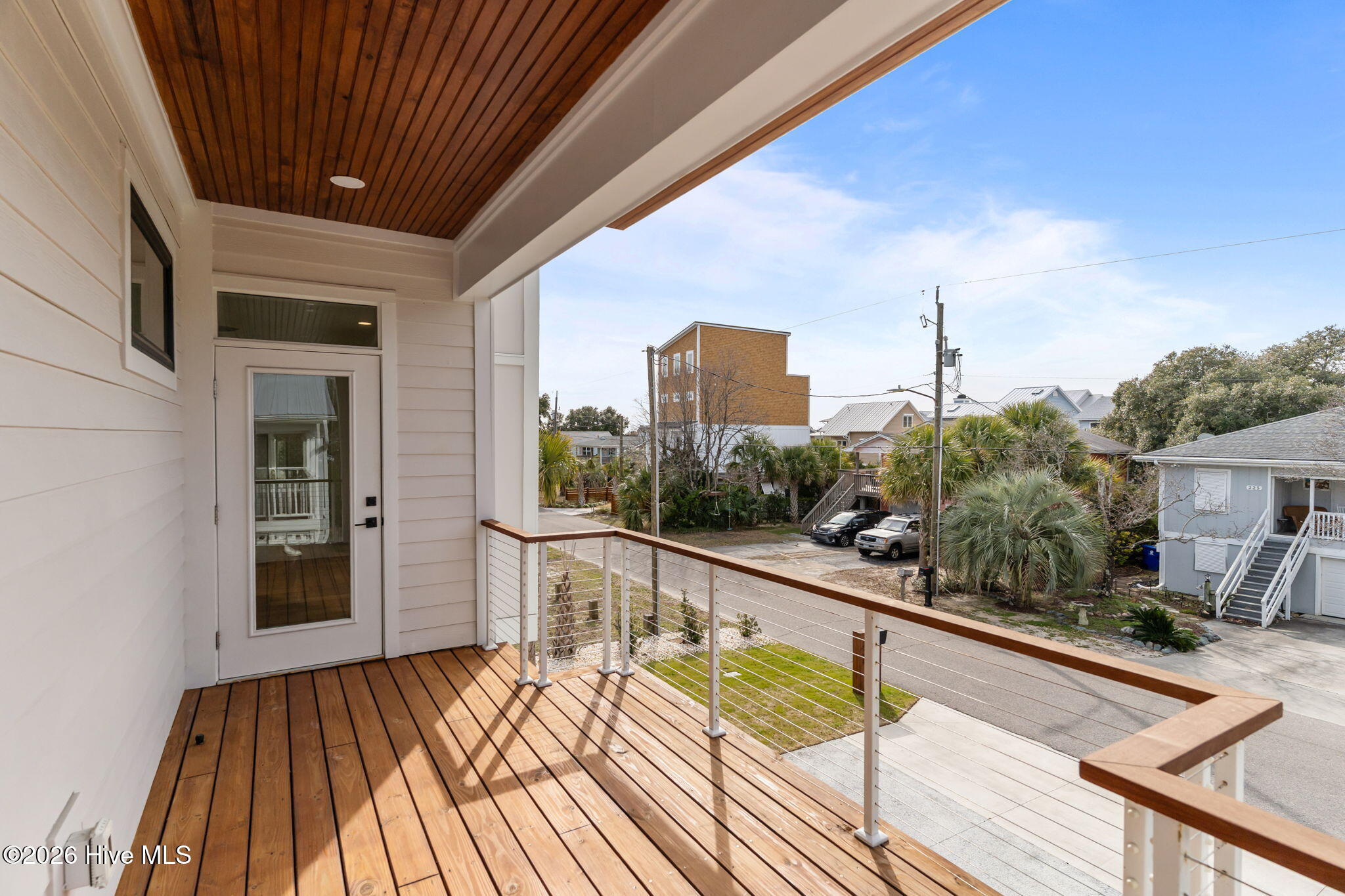 100553287 | Photo 62