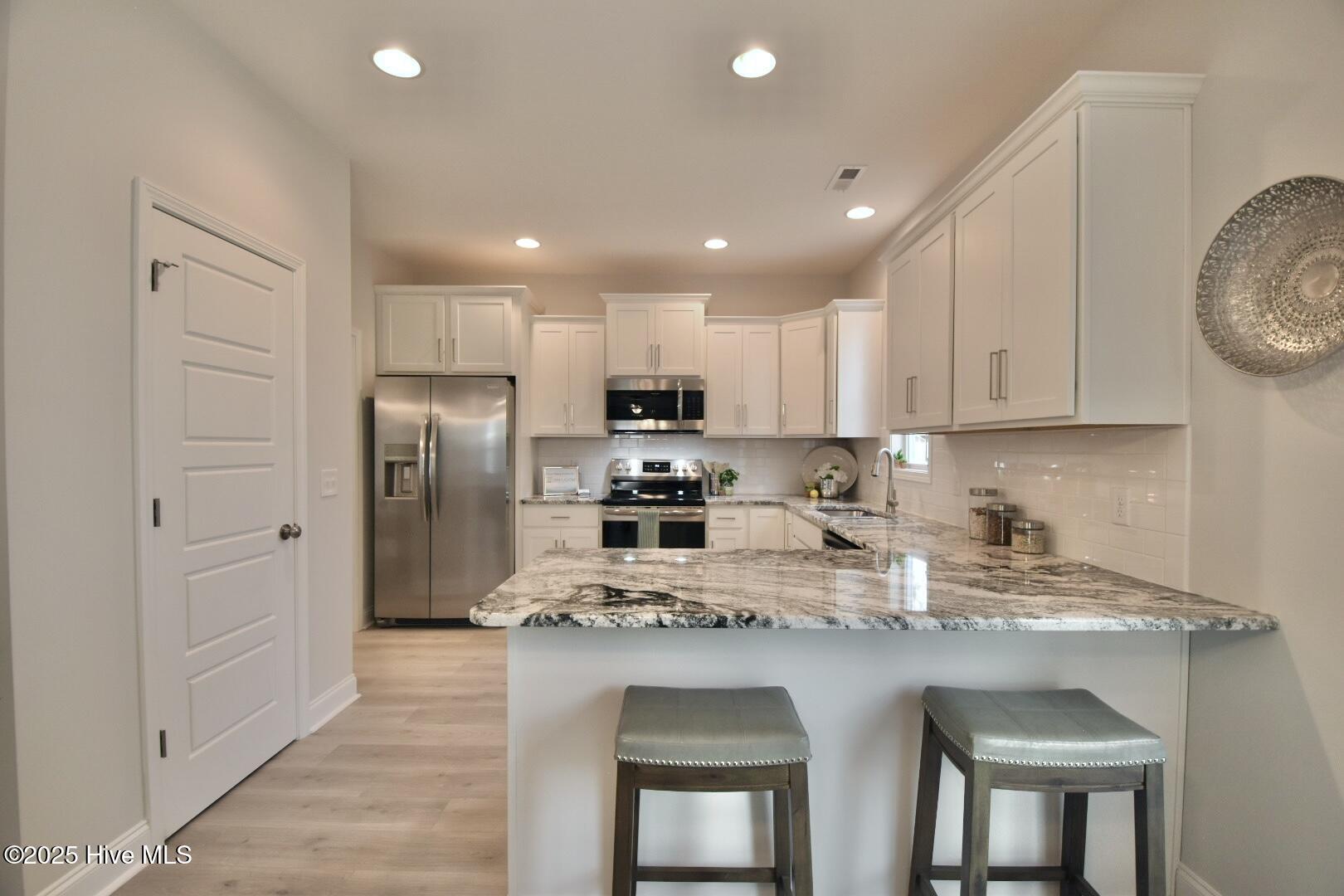 100528883 | Photo 15