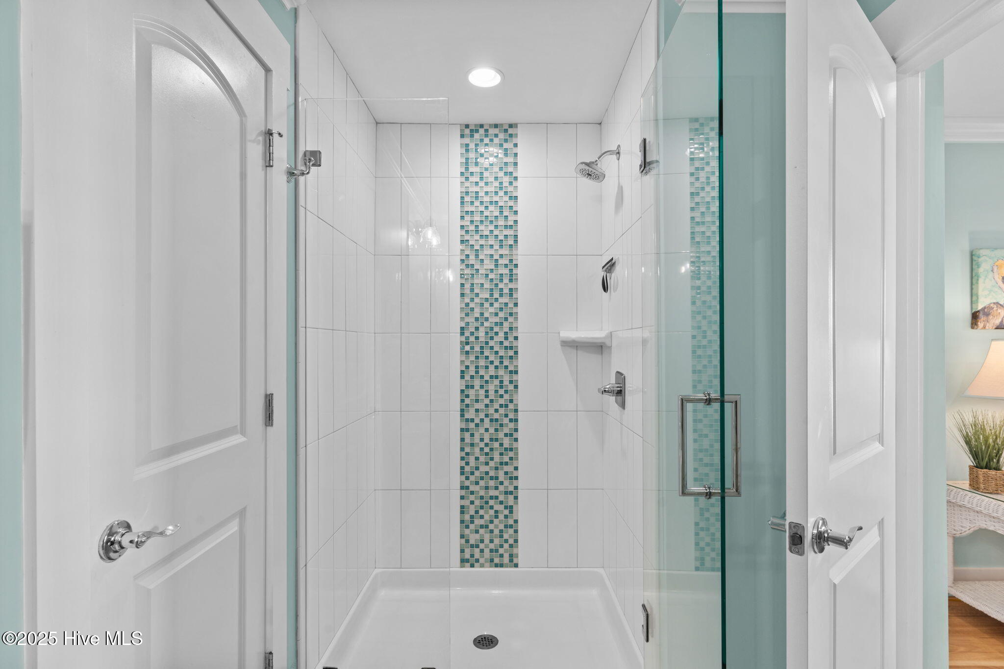 100541677 | Photo 38