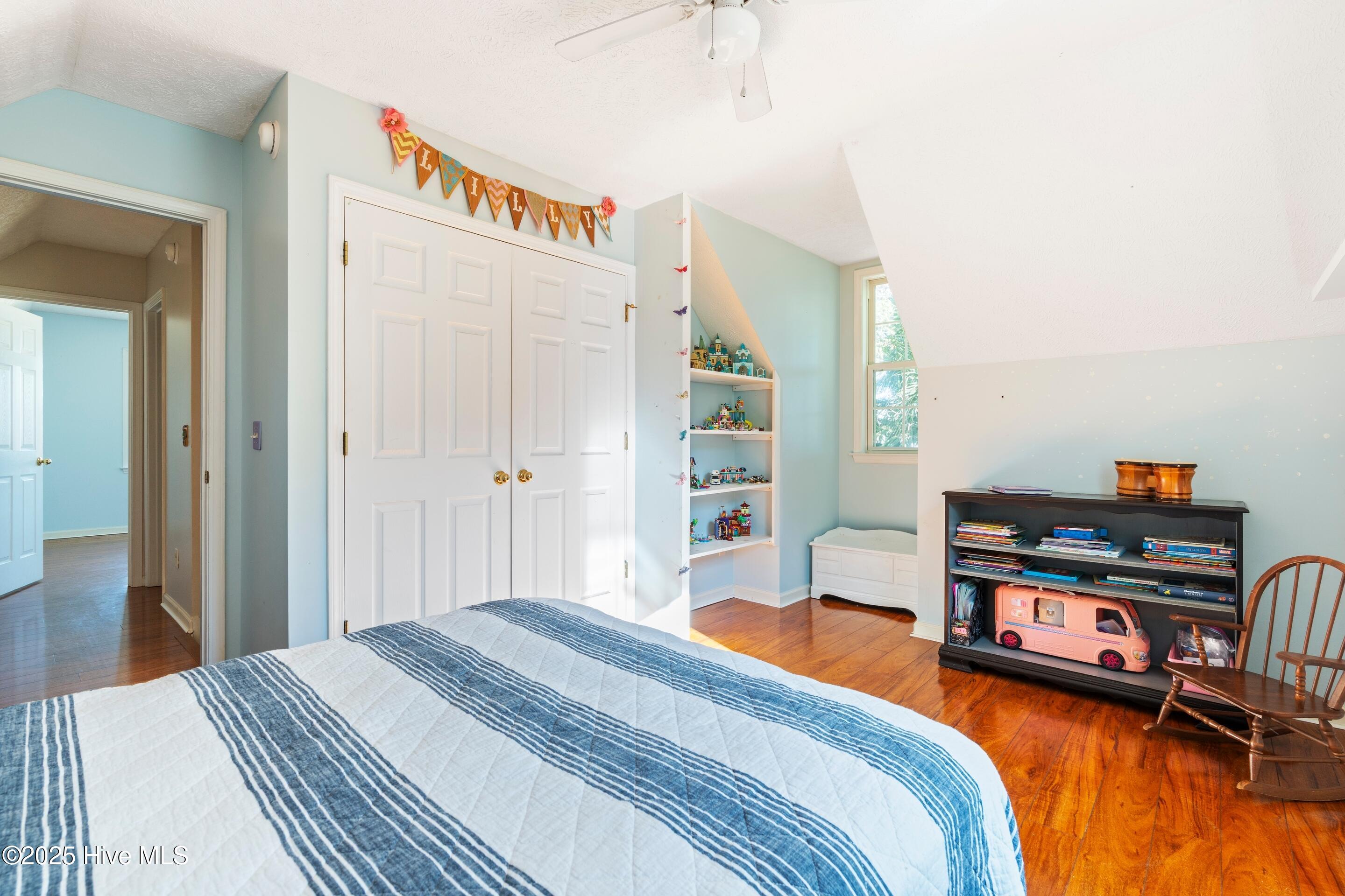 100536584 | Photo 23