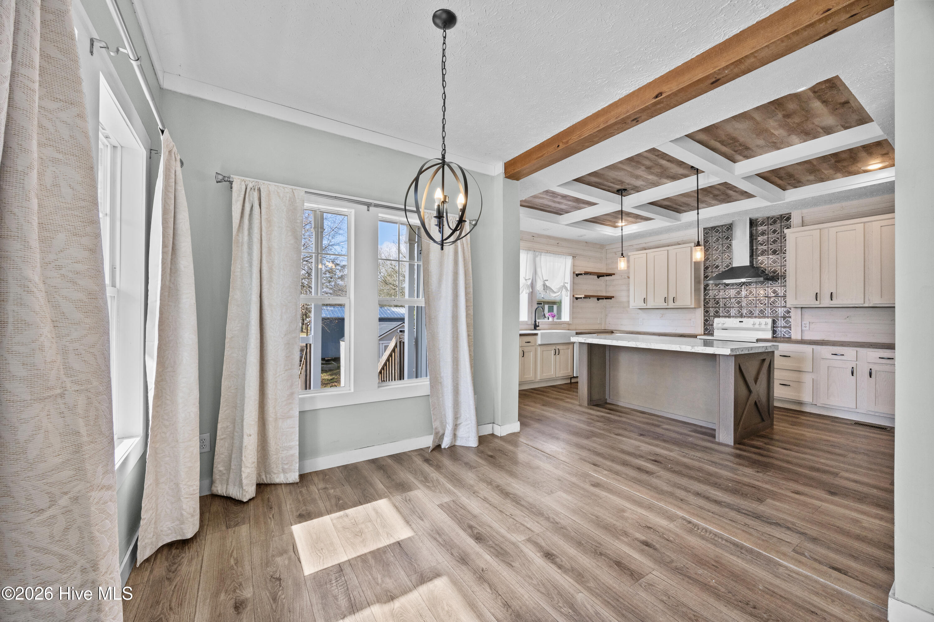 100559511 | Photo 17