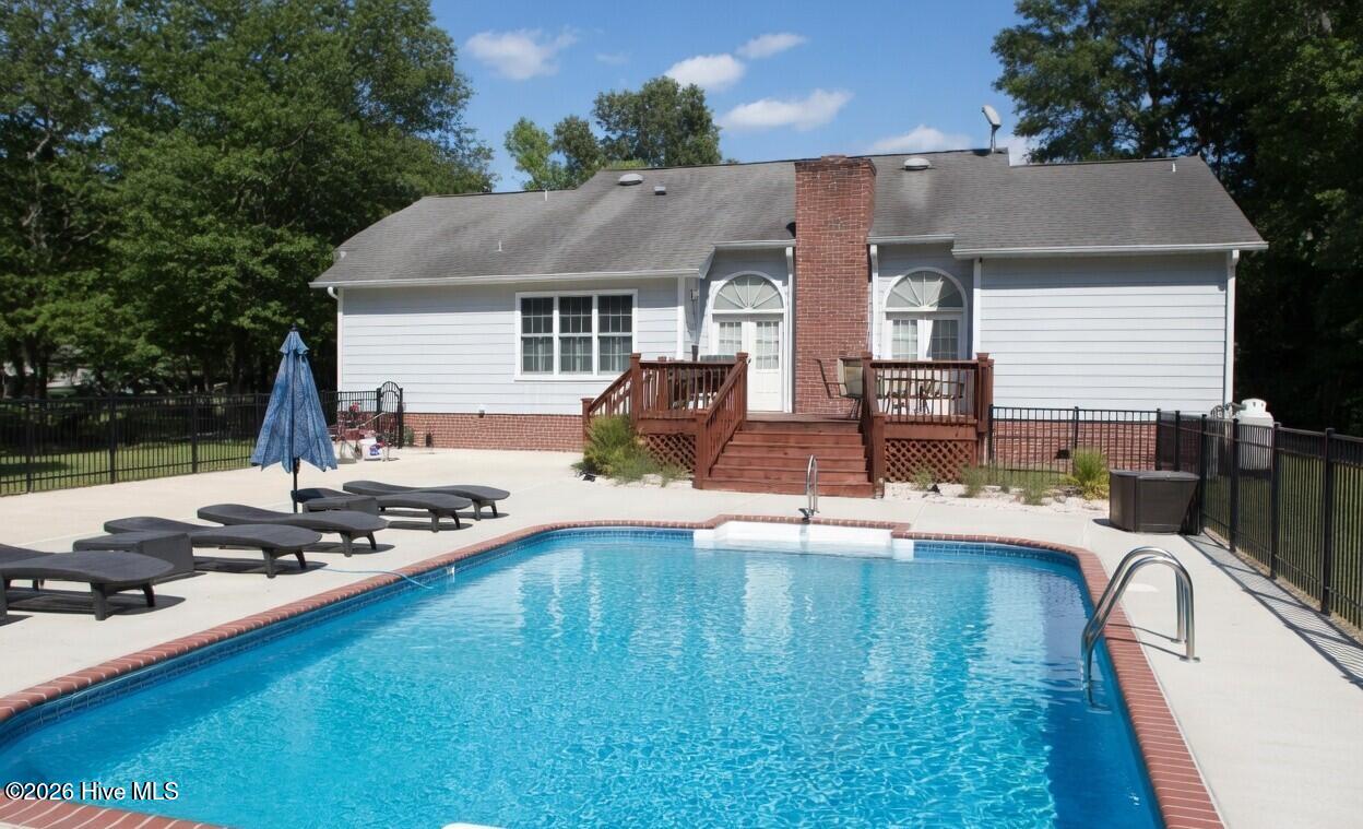 100563366 | Photo 38