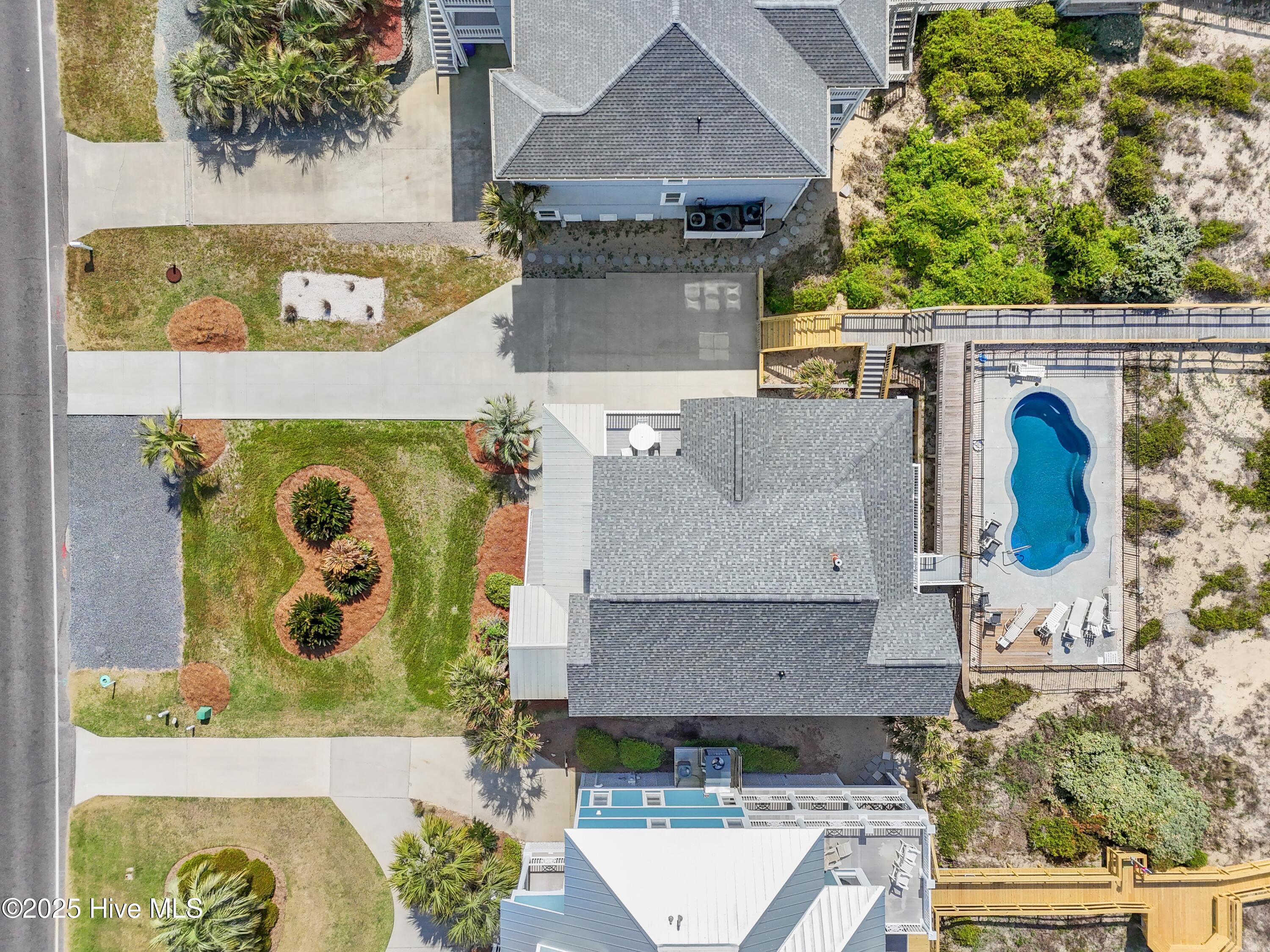 100504065 | Photo 70