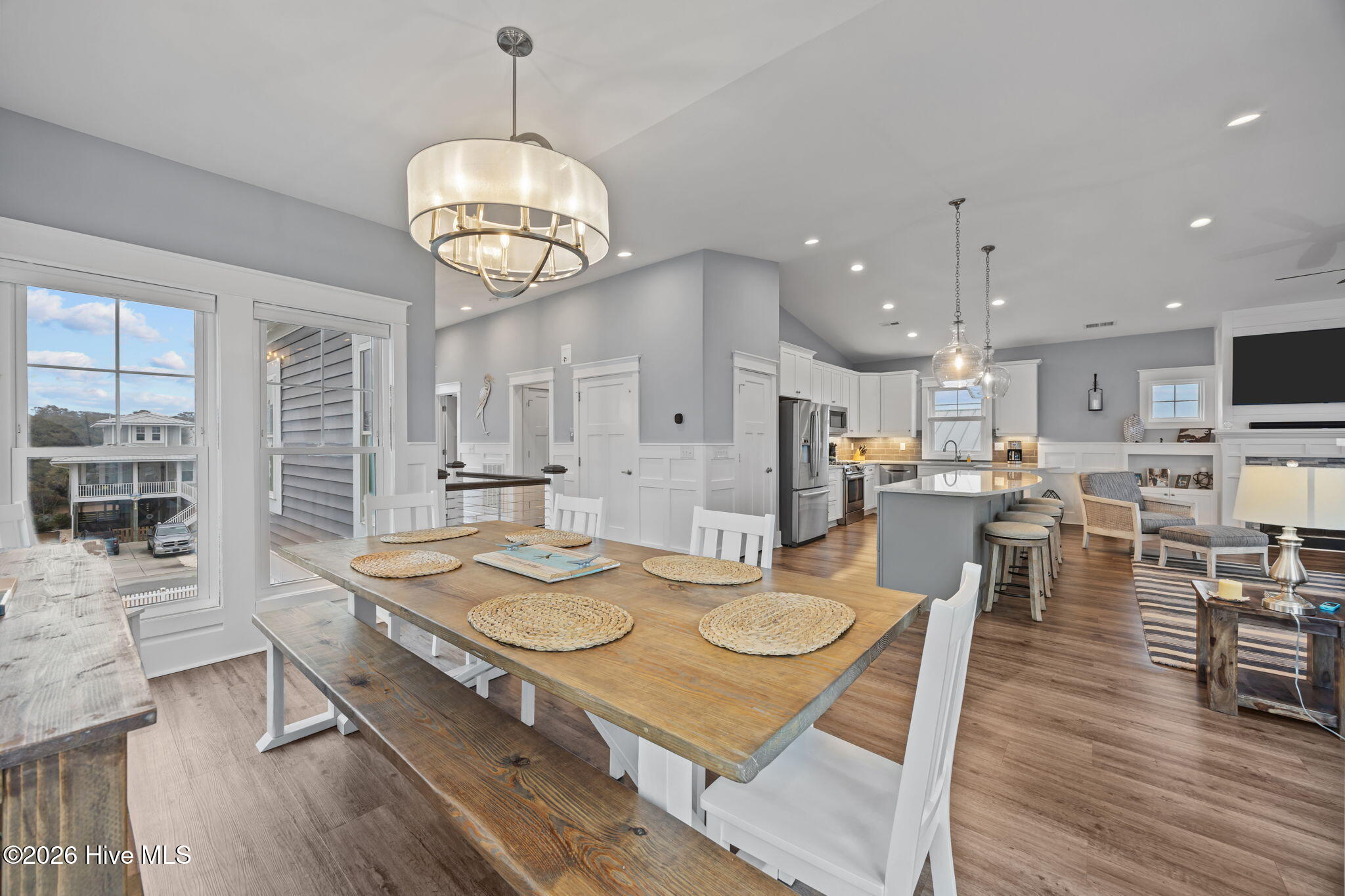 100553303 | Photo 11