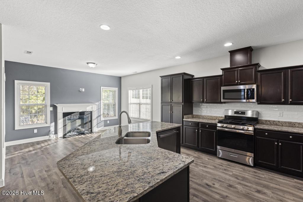 100552521 | Photo 12