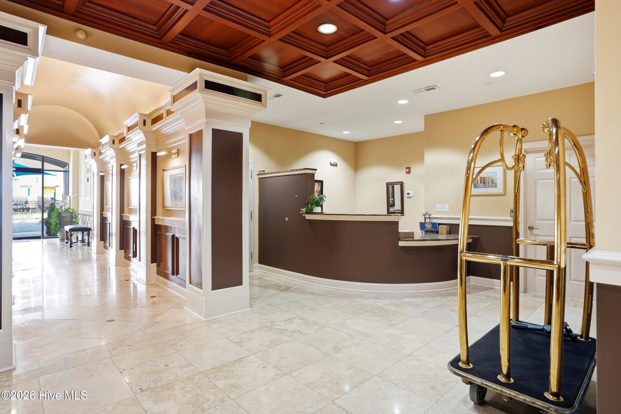 100570172 | Photo 36