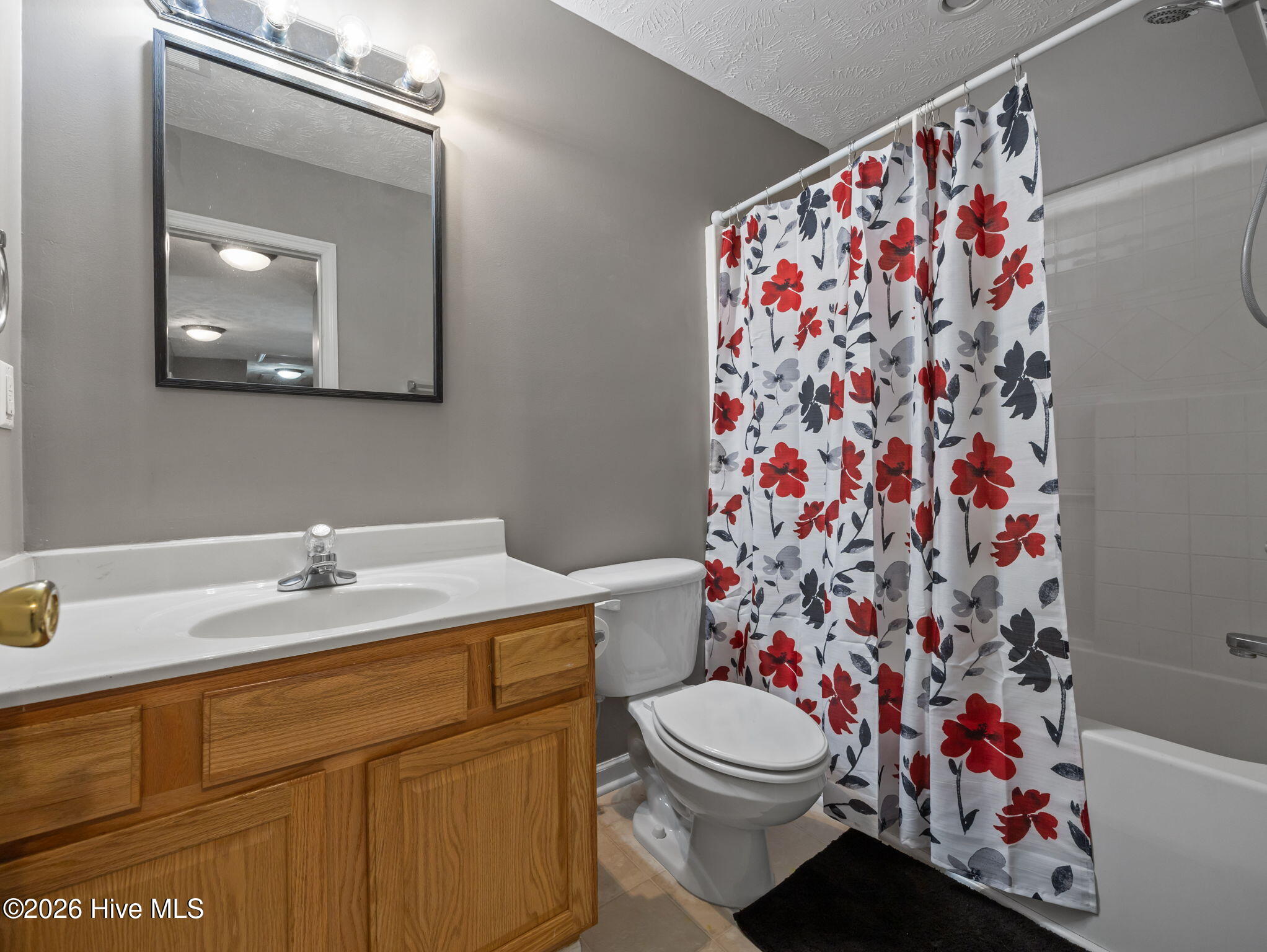 100566788 | Photo 22