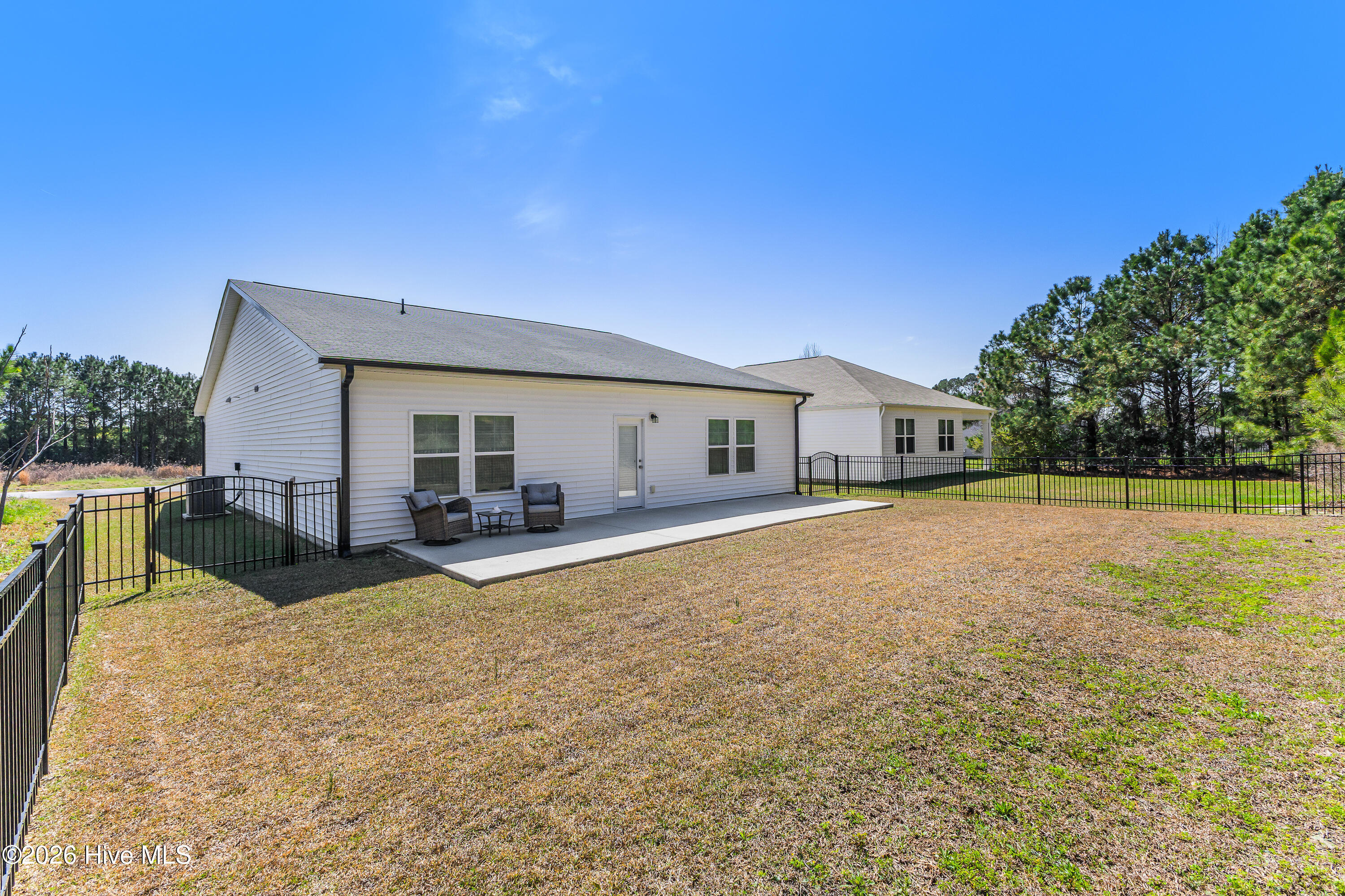 100562750 | Photo 36