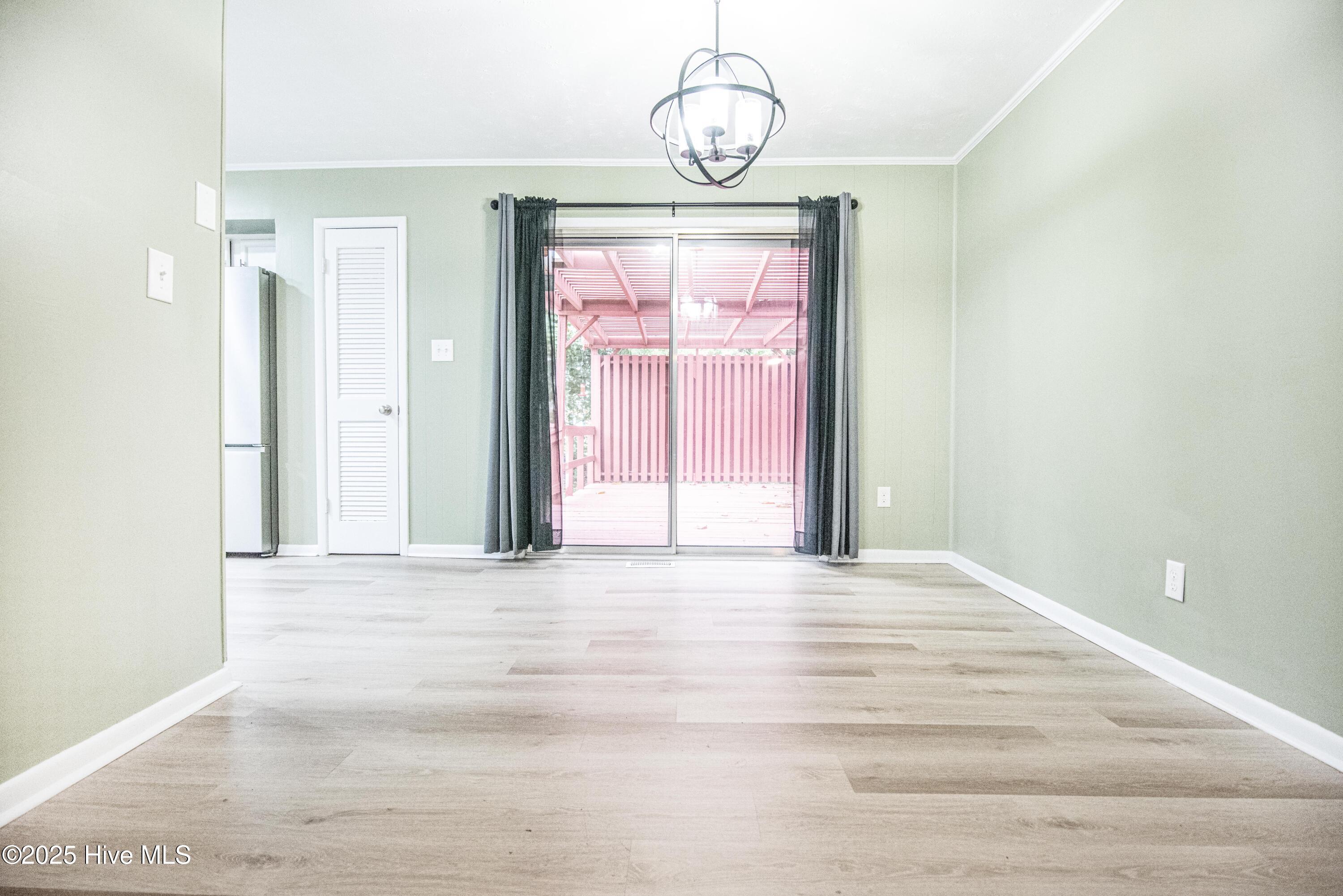 100536196 | Photo 11