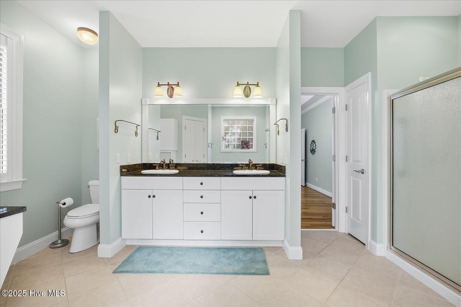 100543619 | Photo 28