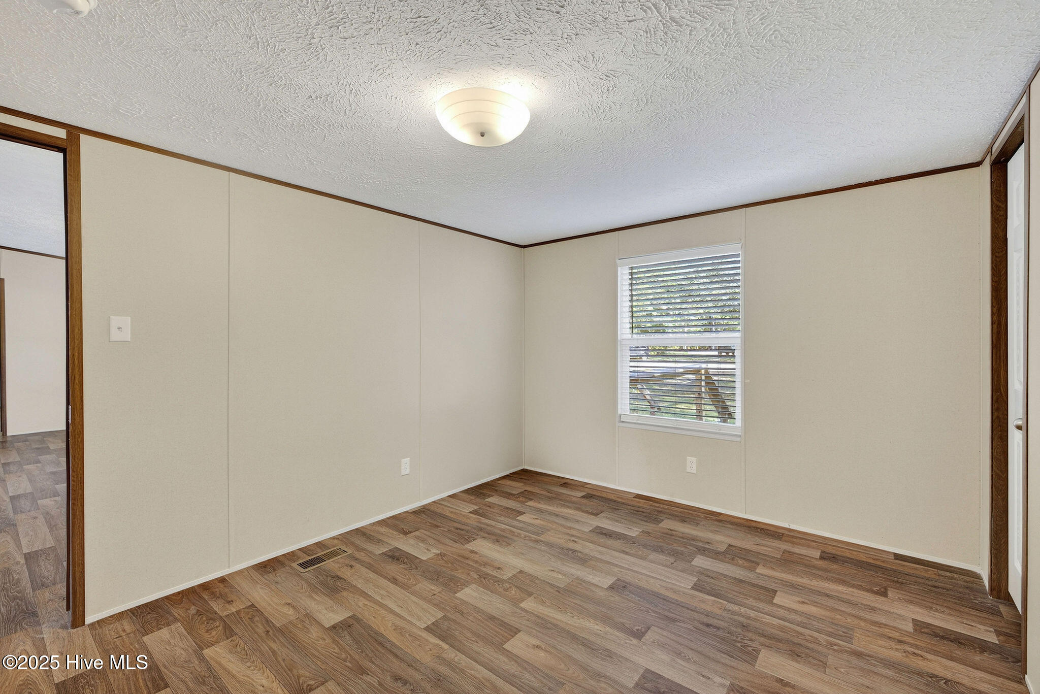 100537876 | Photo 31