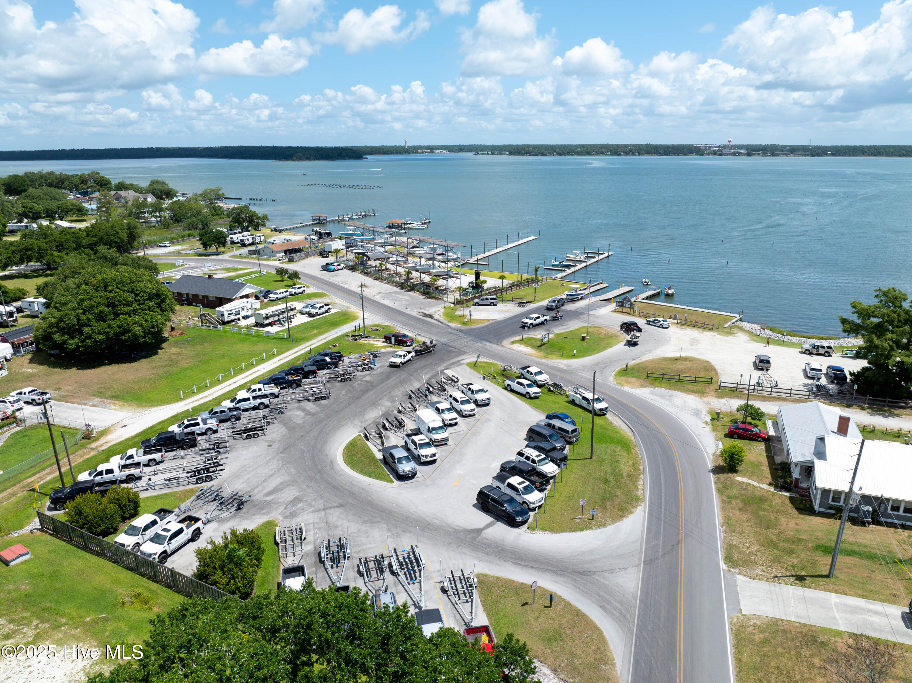 100510176 | Photo 22