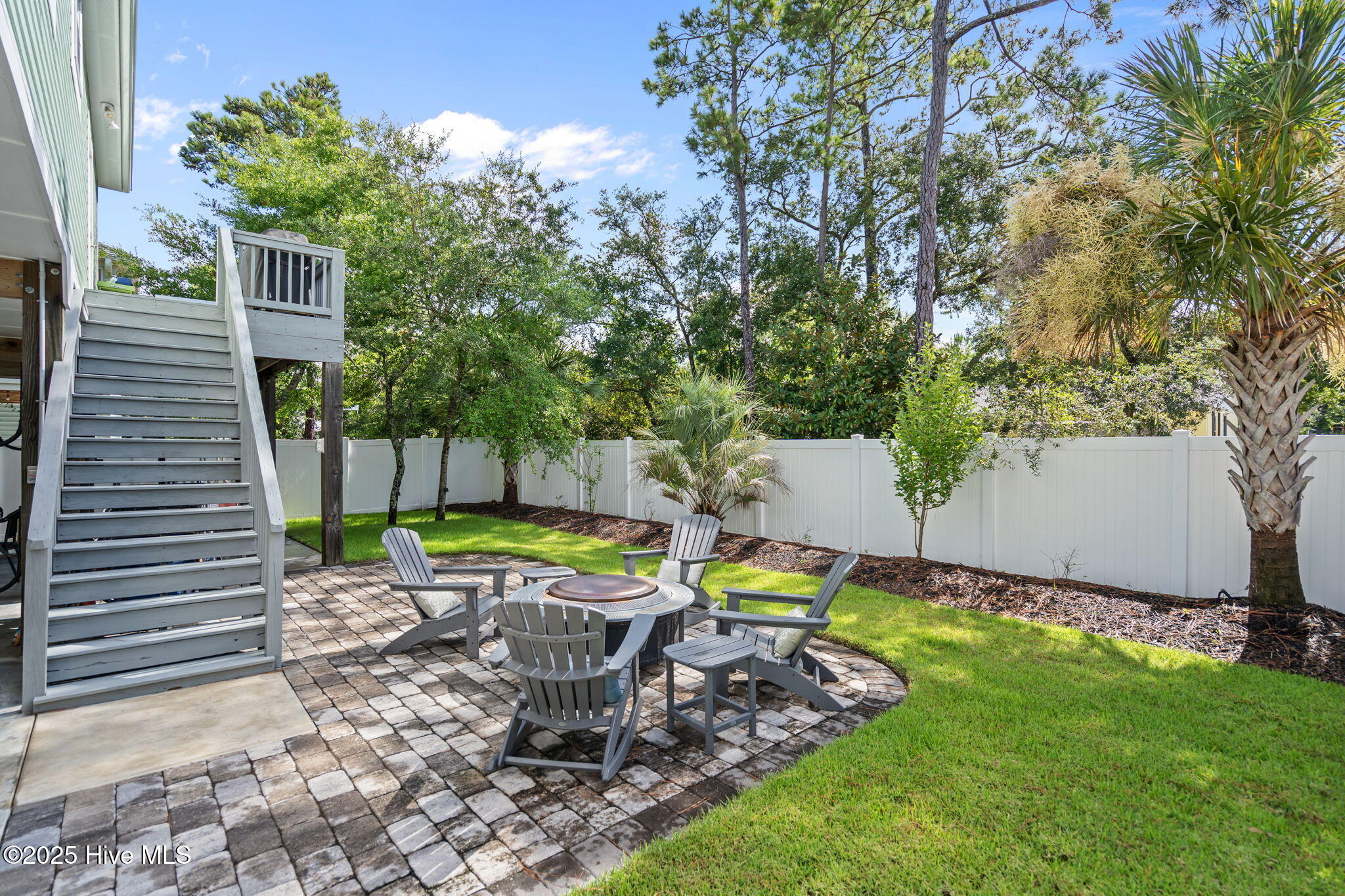 100521315 | Photo 44