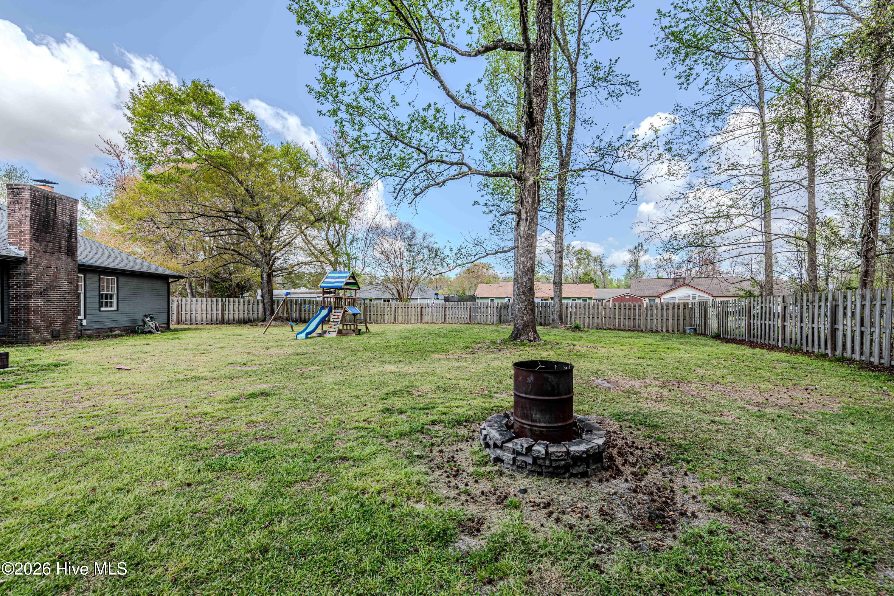 100569074 | Photo 61