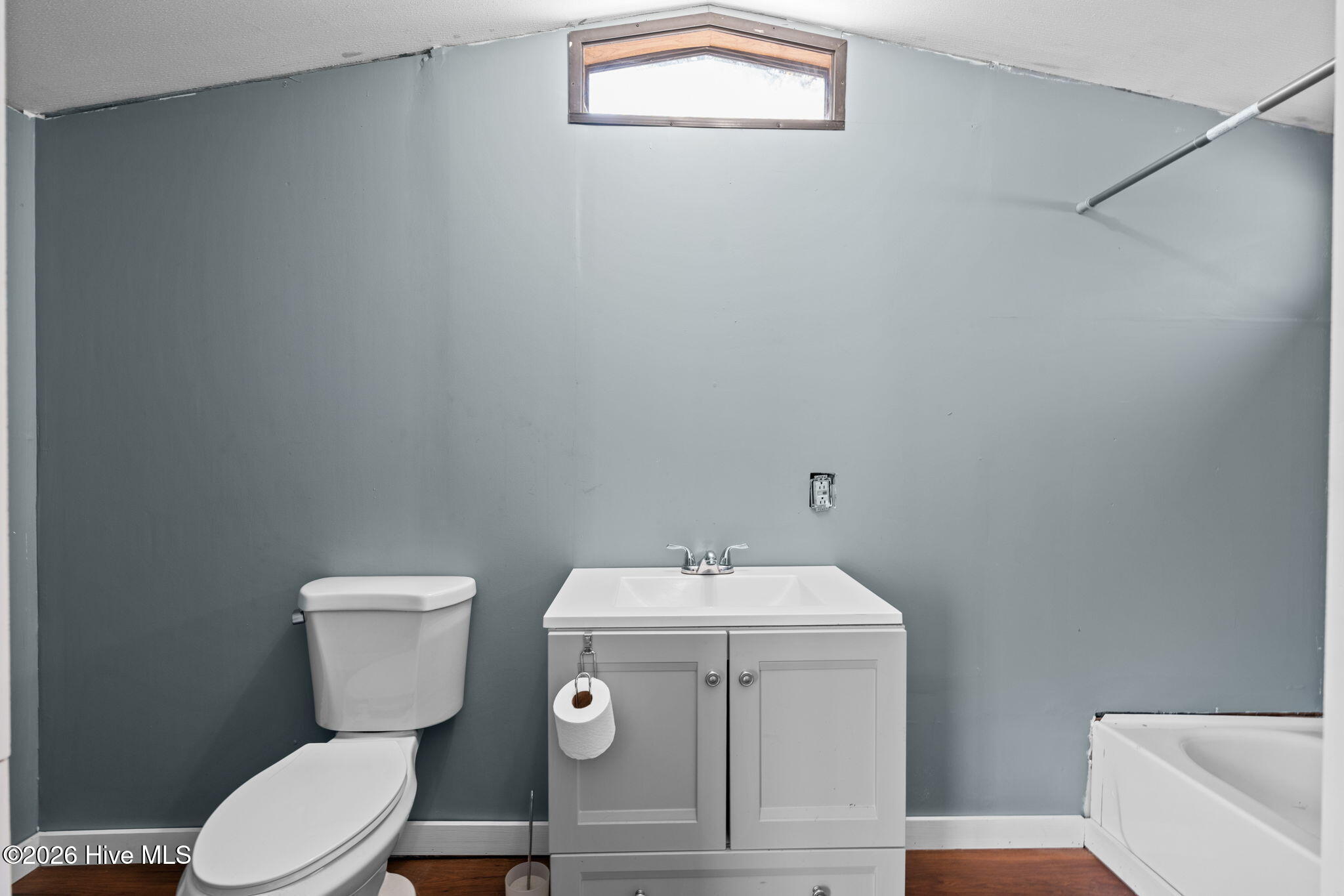 100564751 | Photo 24