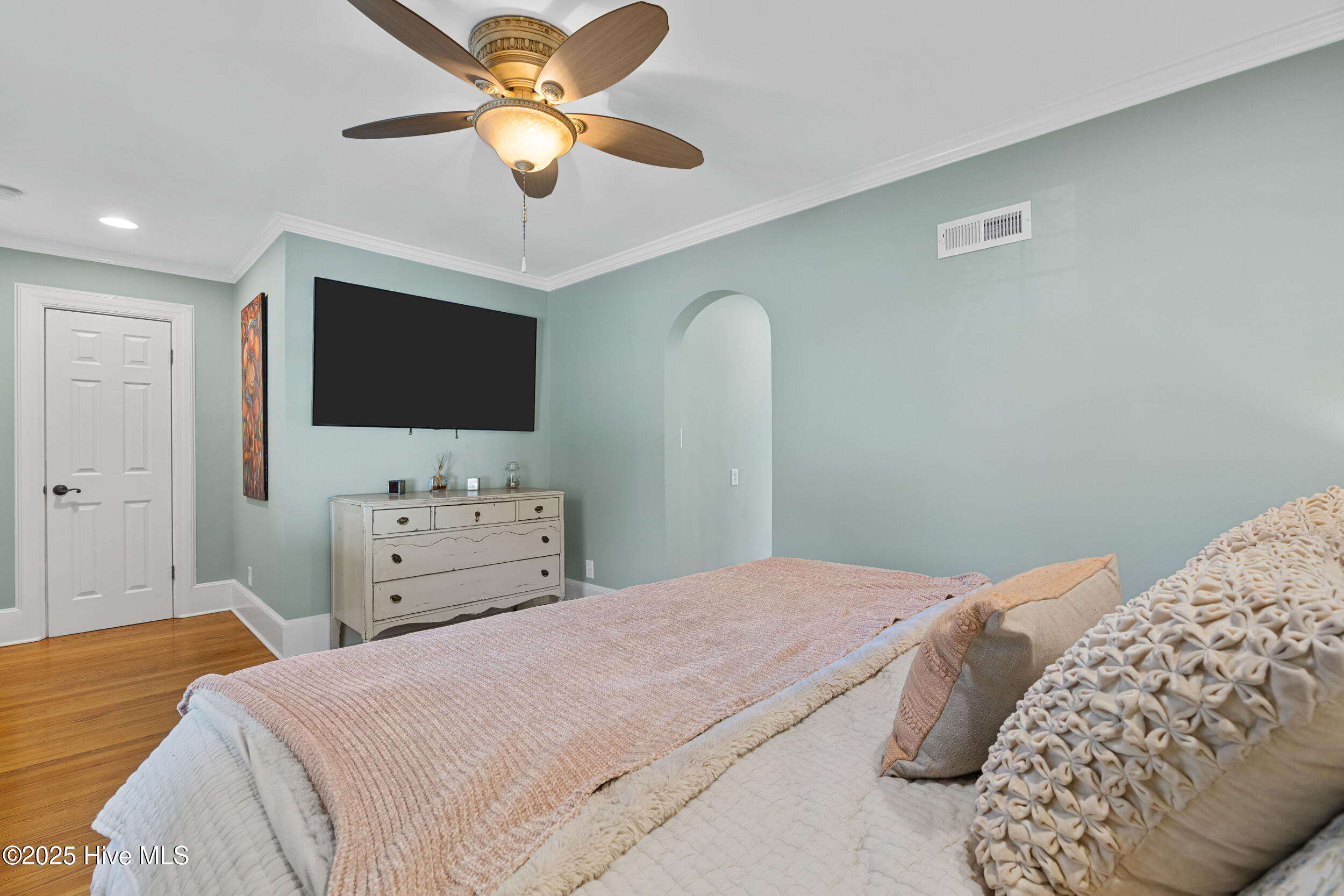 100544713 | Photo 27