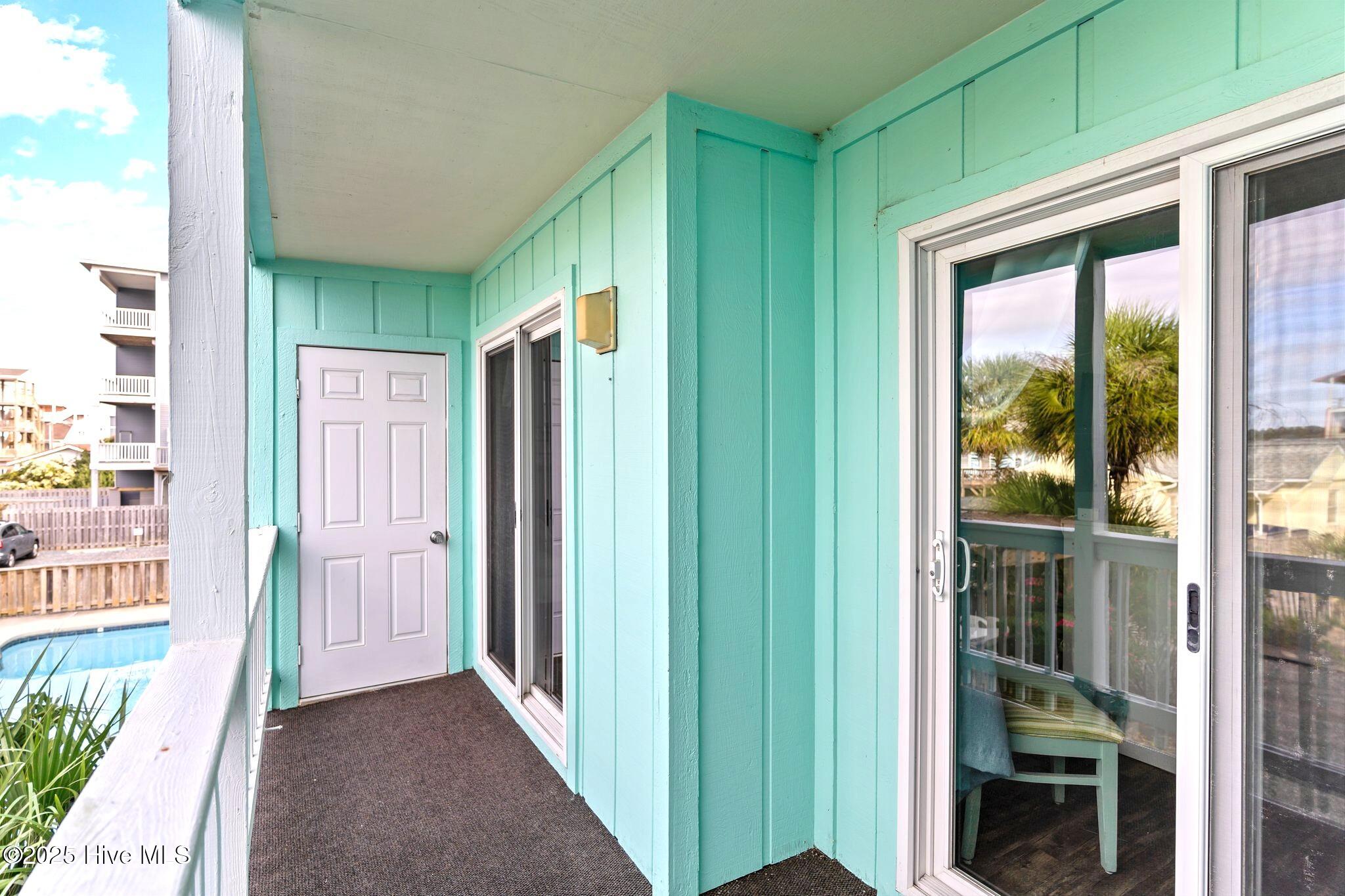 100530114 | Photo 34