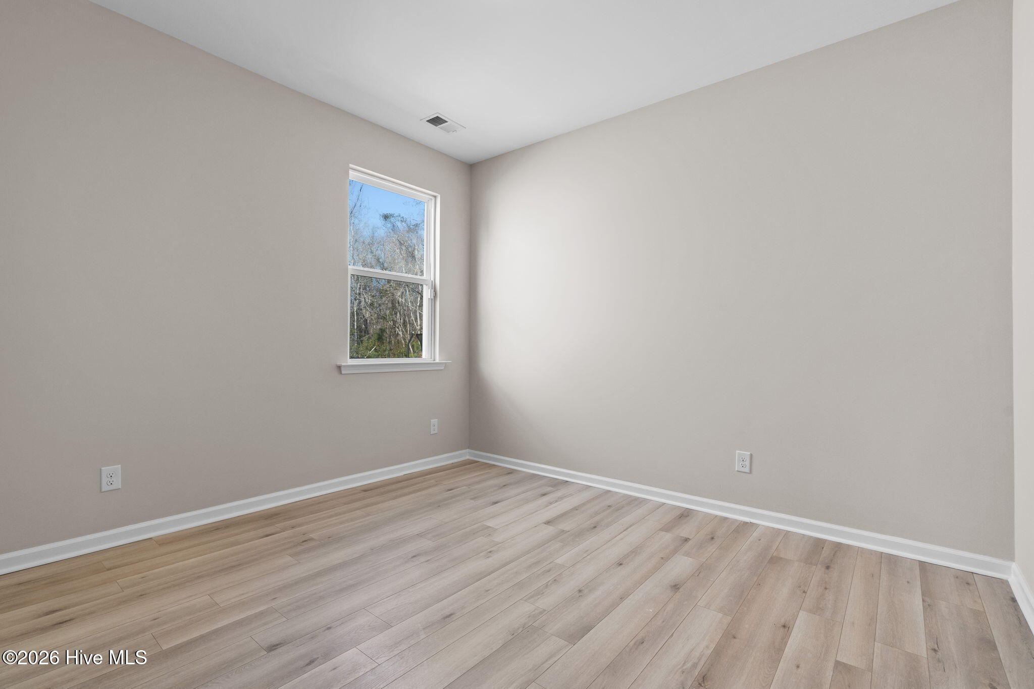 100555628 | Photo 22