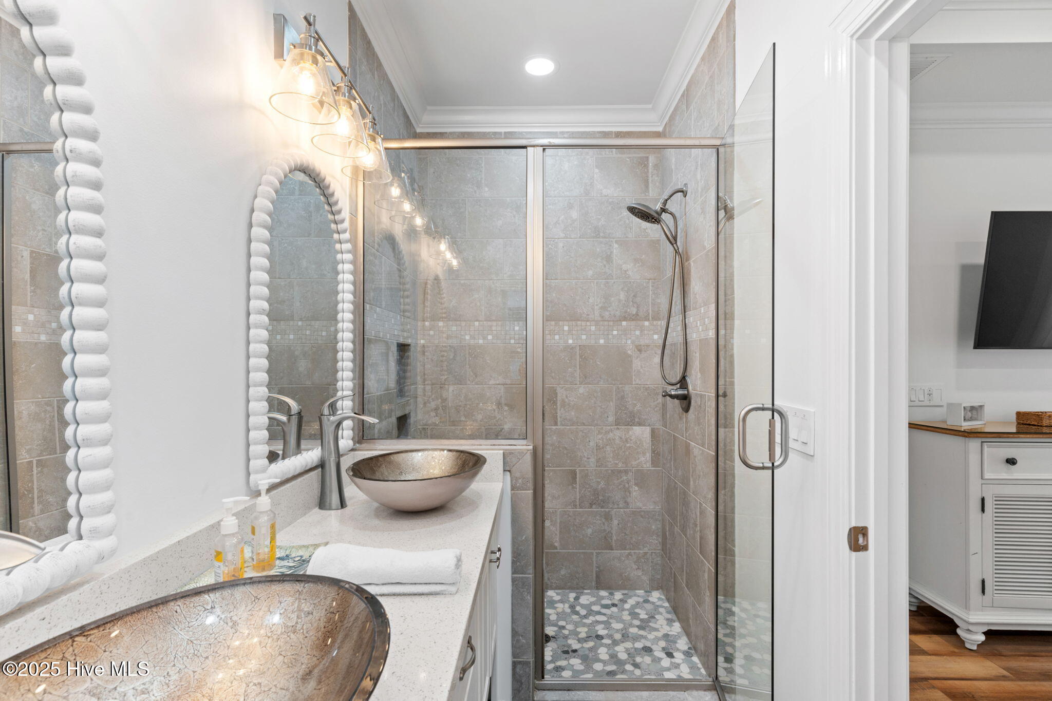 100513895 | Photo 50