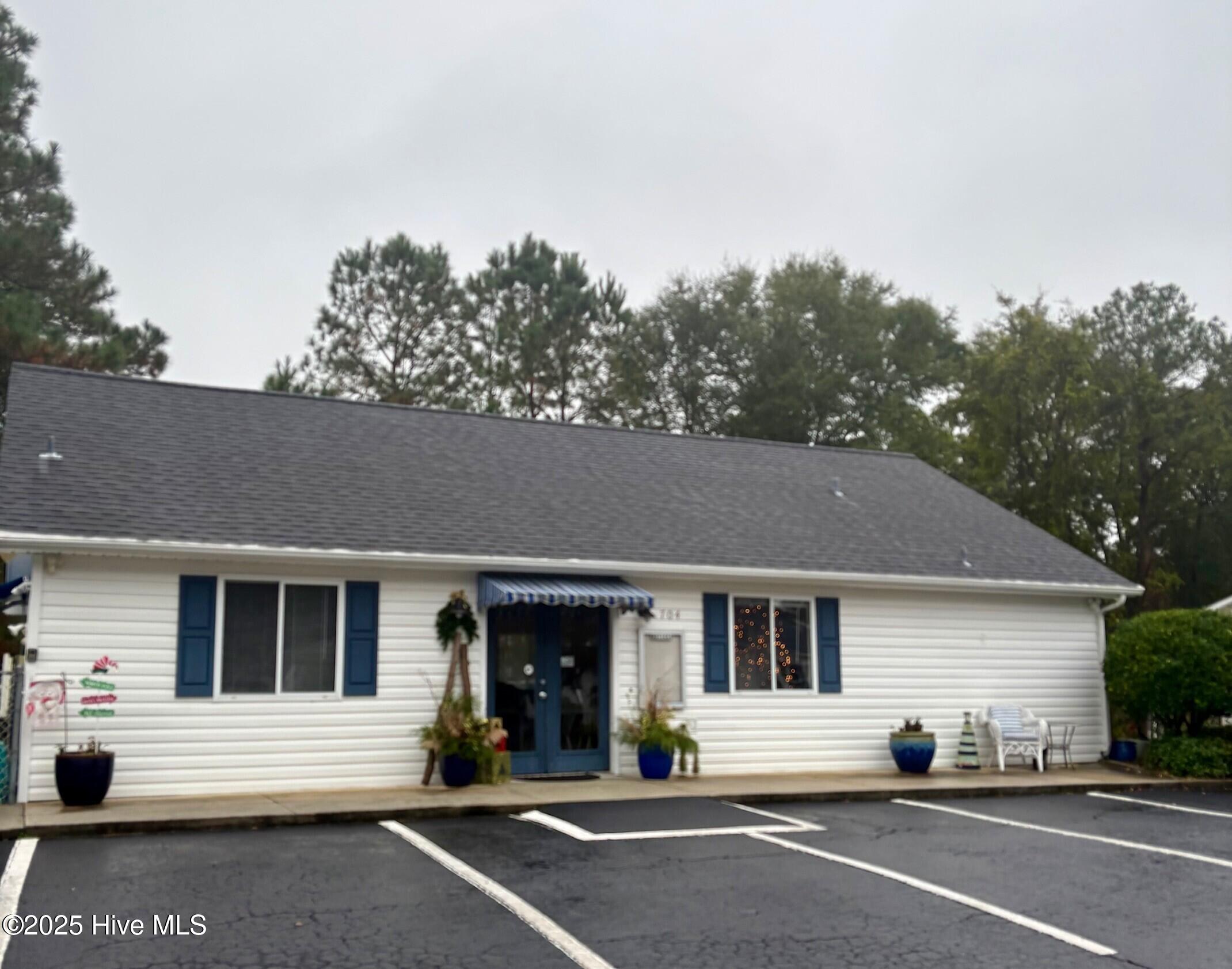 100544409 | Photo 18