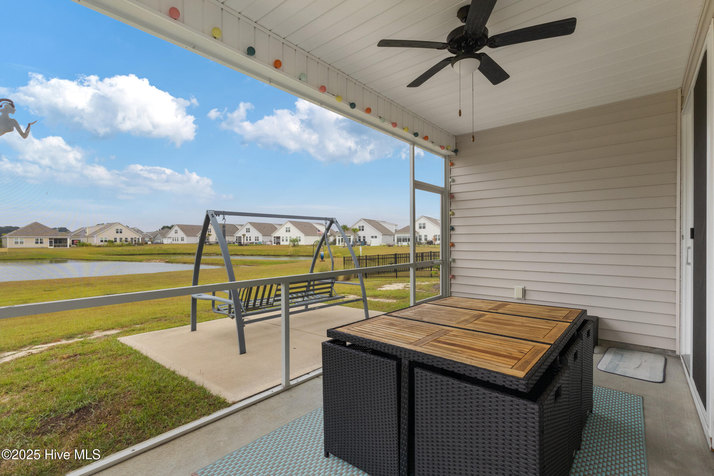 100532546 | Photo 30