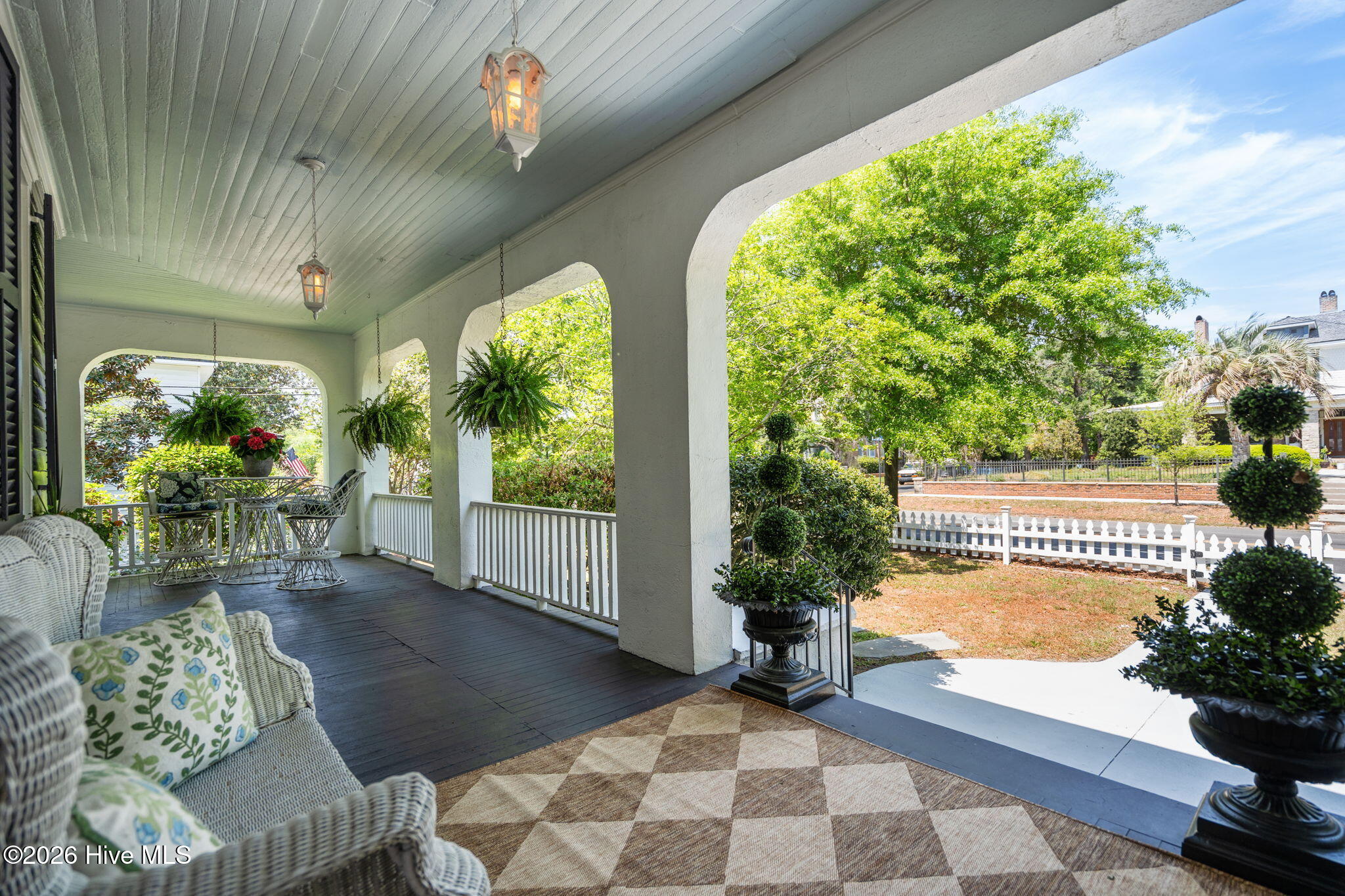 100566277 | Photo 54