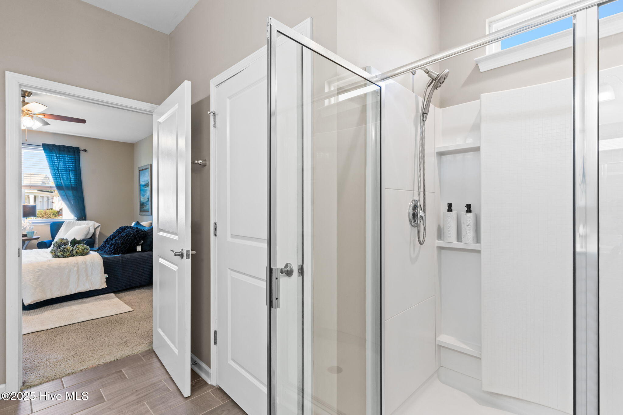 100538184 | Photo 26