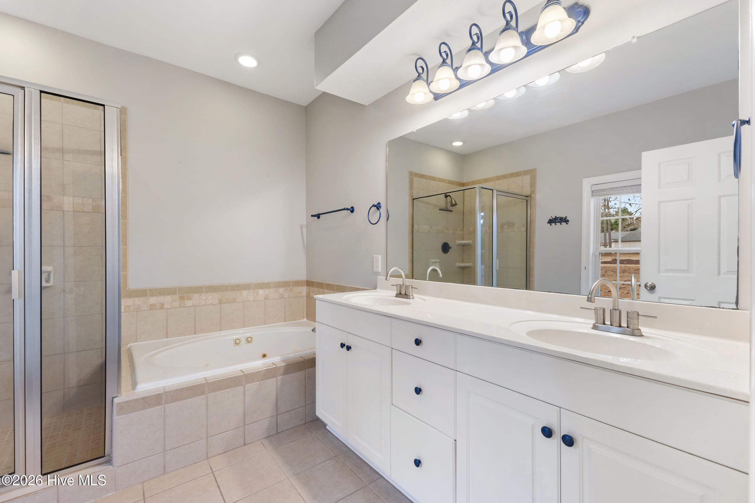 100557722 | Photo 27