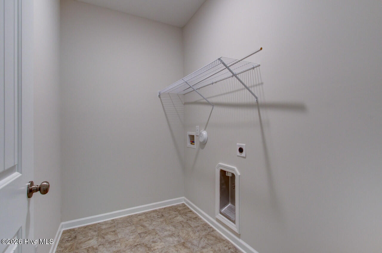 100553615 | Photo 21