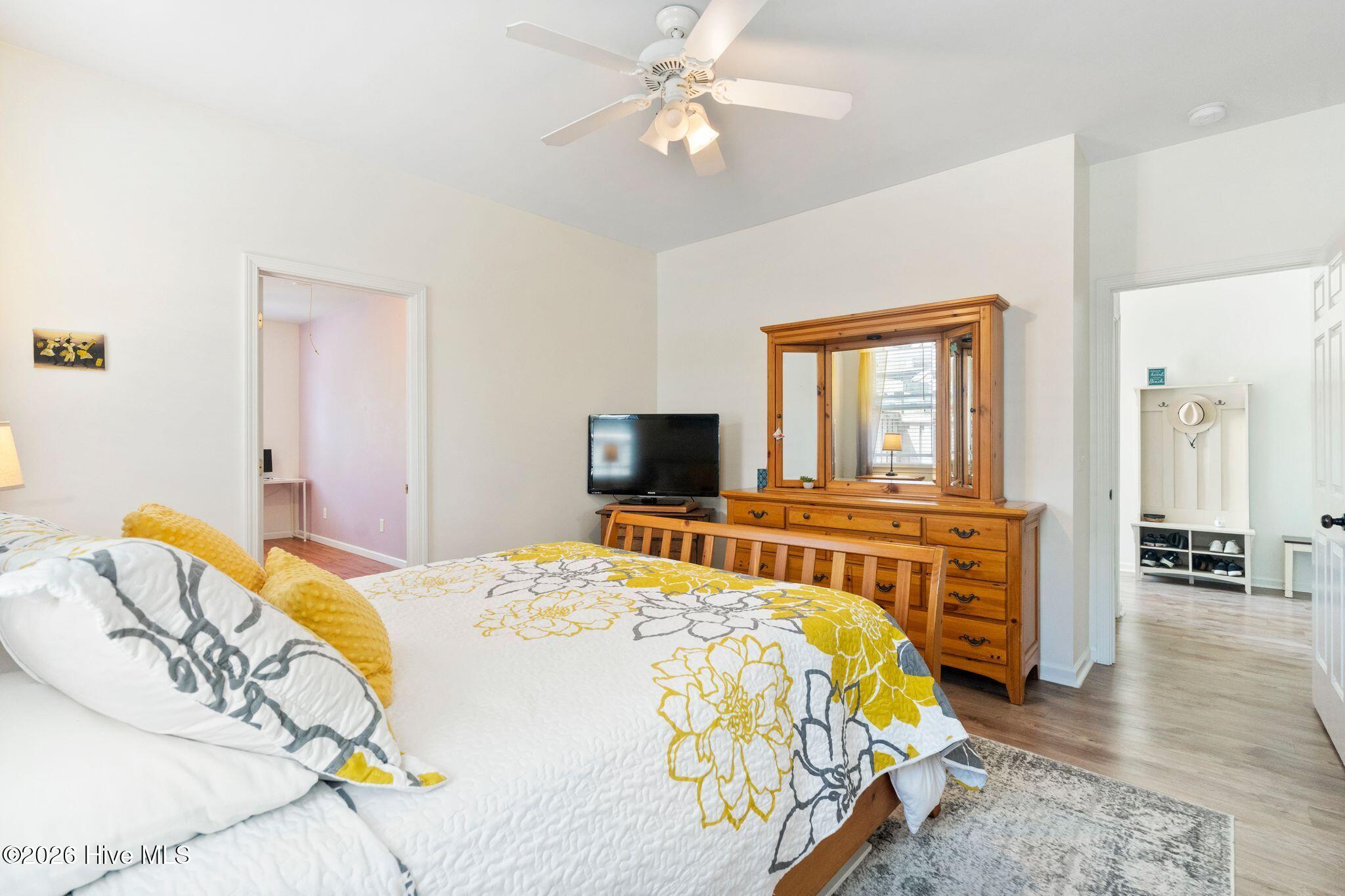 100570513 | Photo 34