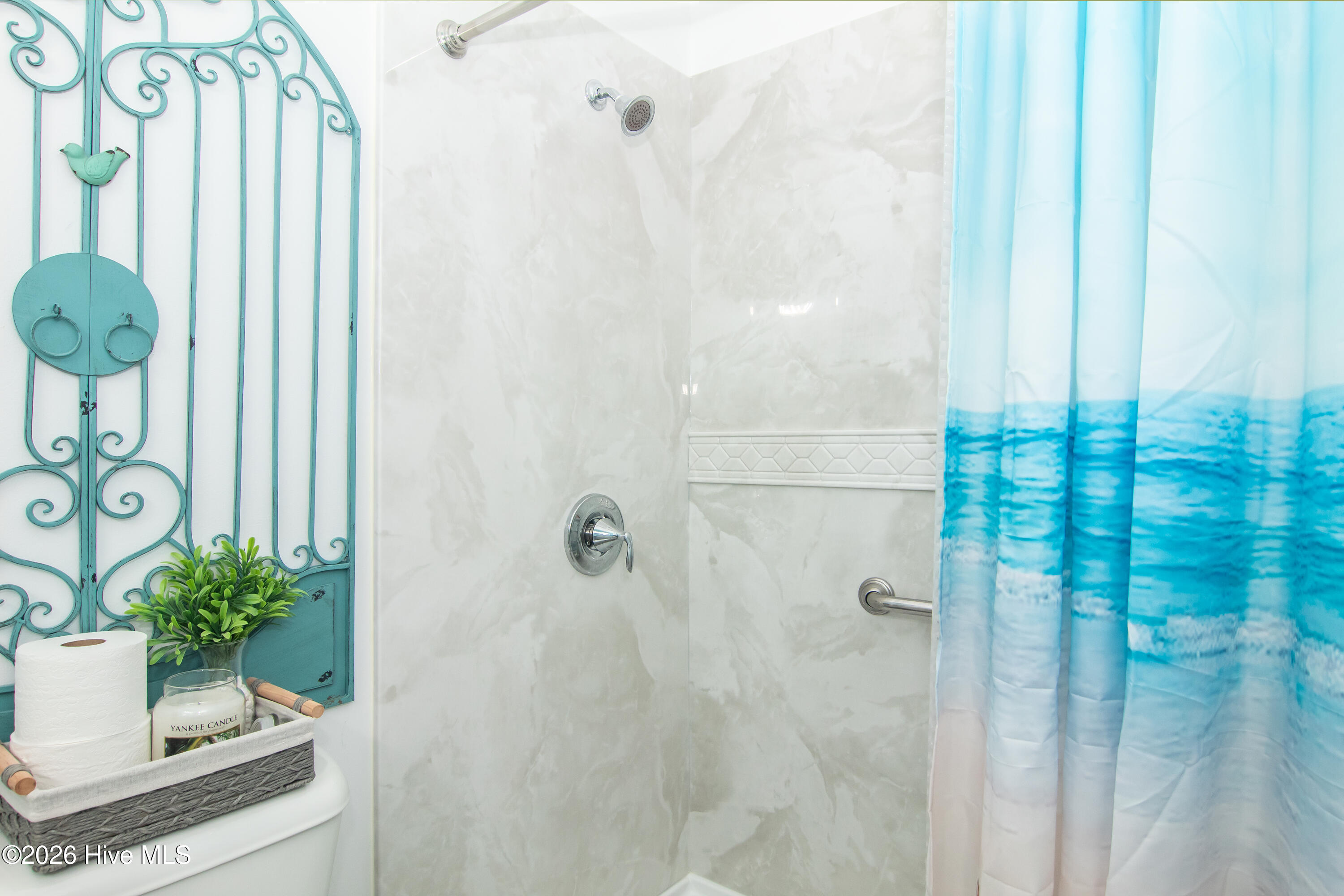 100549020 | Photo 25