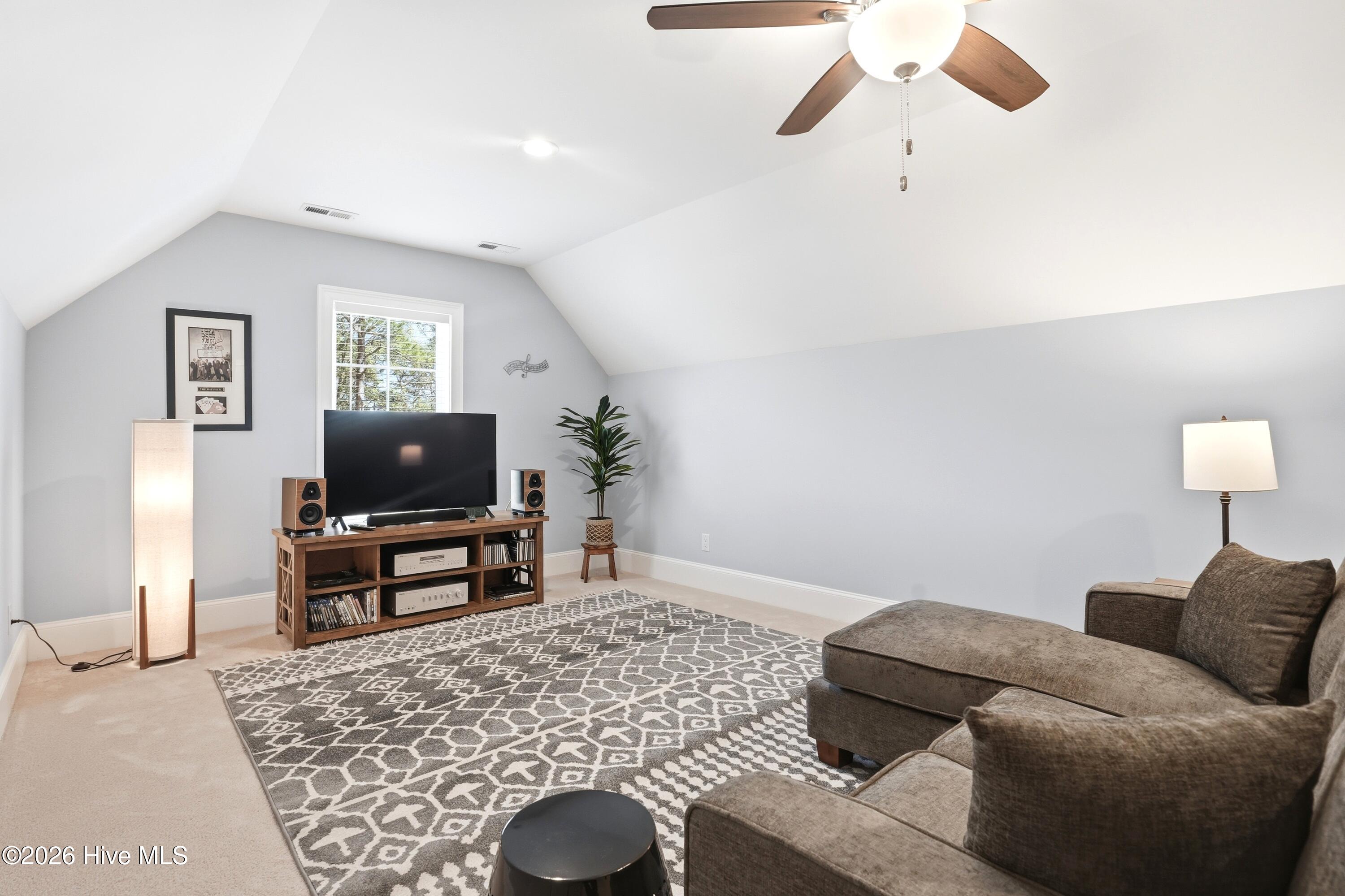 100561923 | Photo 45