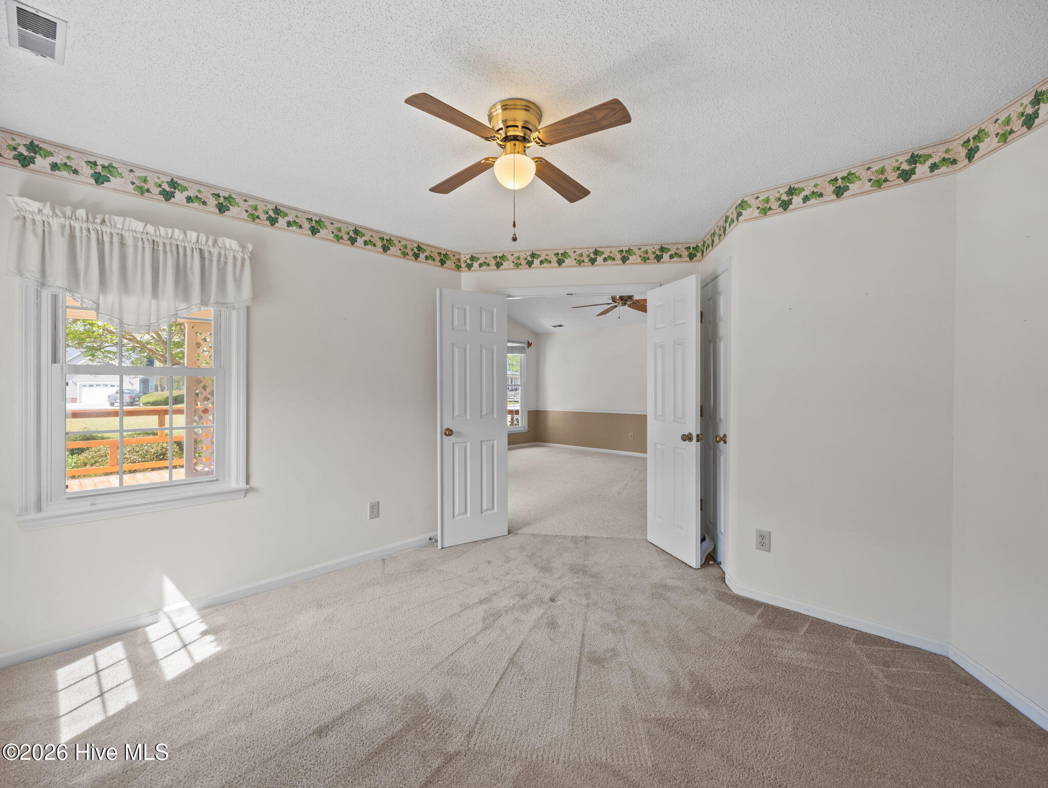 100565742 | Photo 18