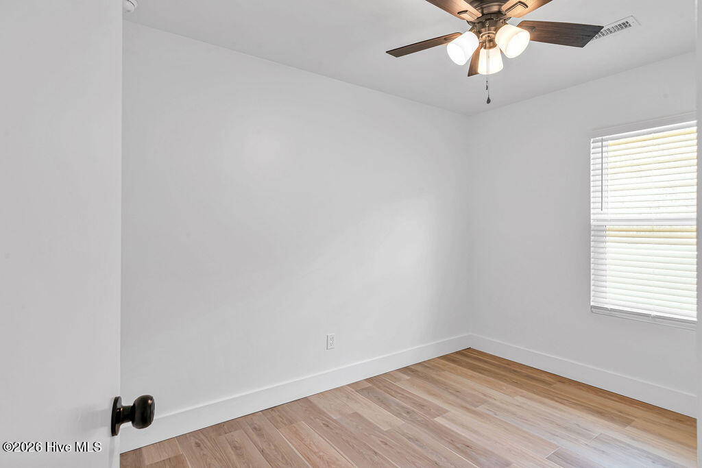 100566377 | Photo 15