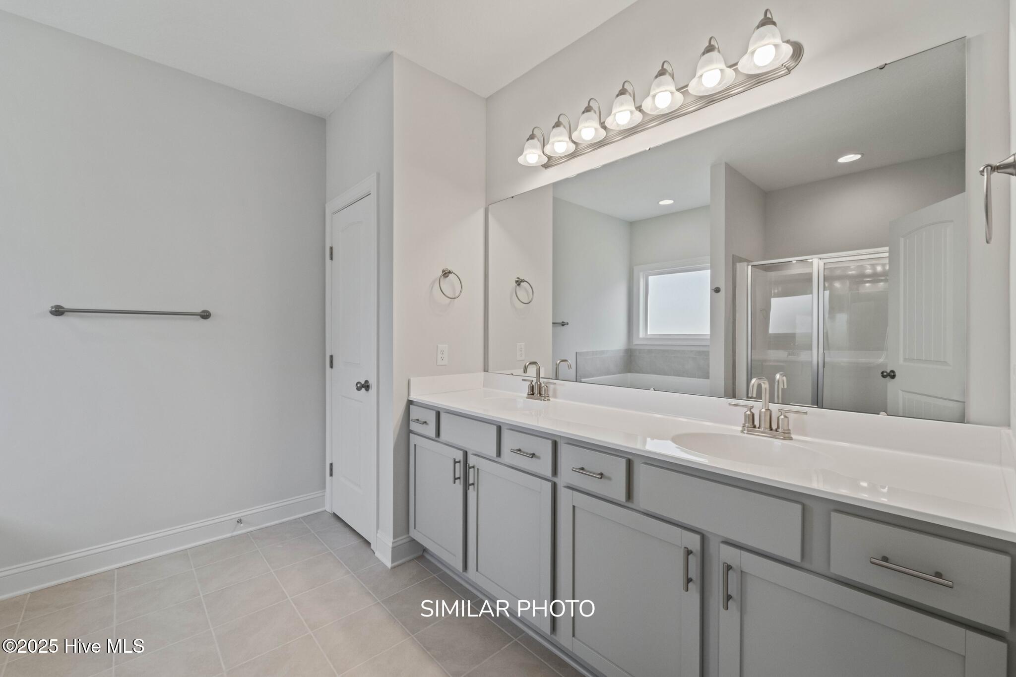 100543832 | Photo 21