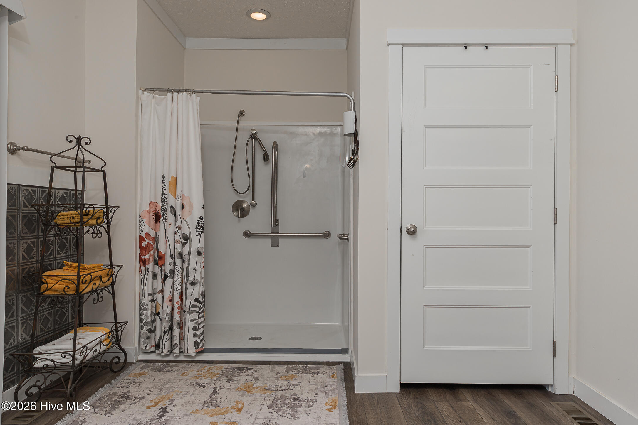 100563969 | Photo 36