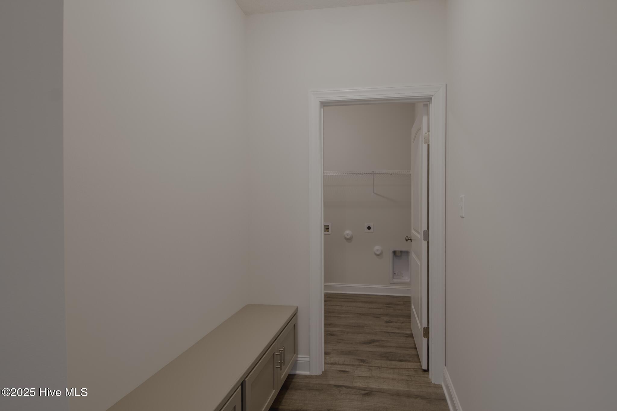 100518948 | Photo 27