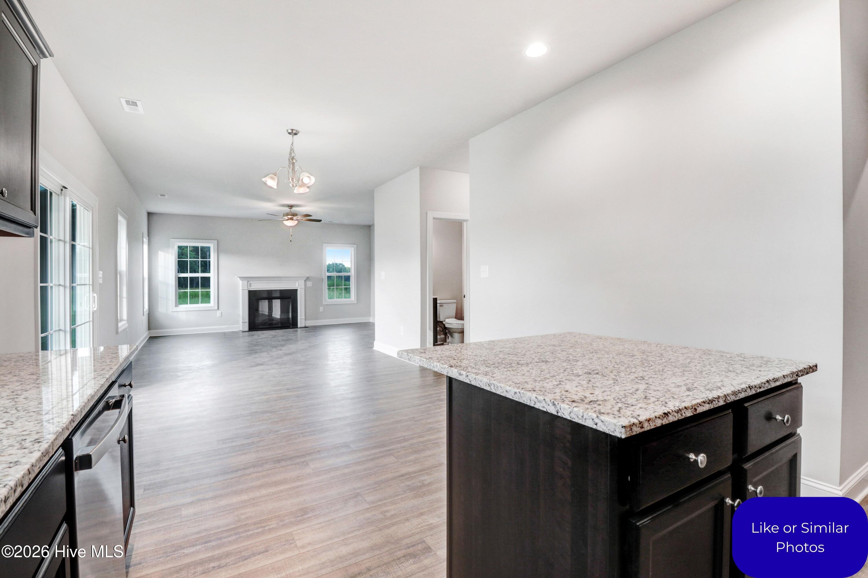 100570215 | Photo 10