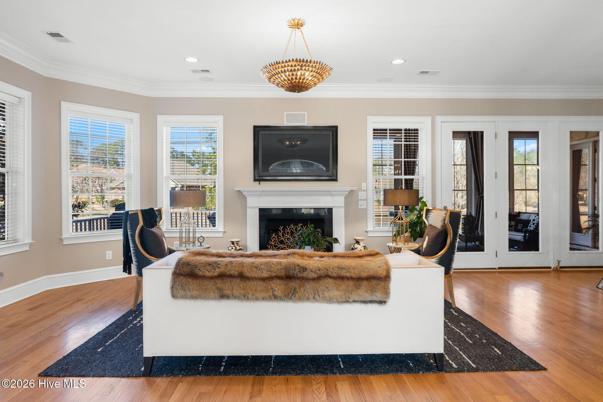 100559683 | Photo 12