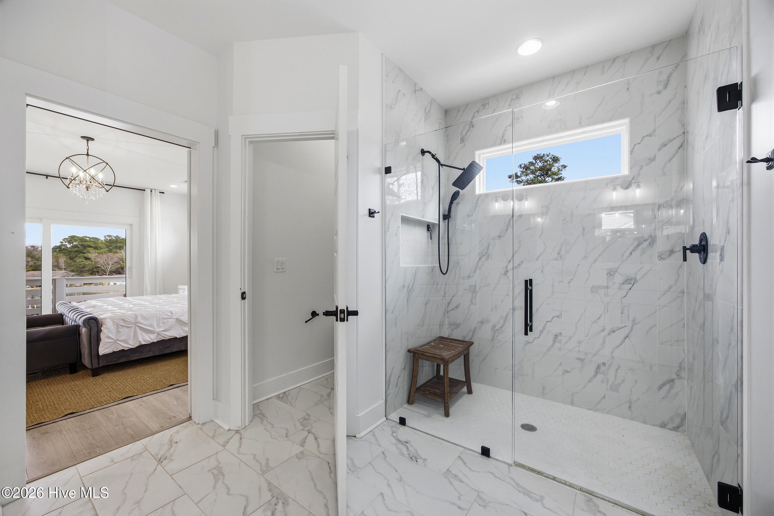 100558595 | Photo 31