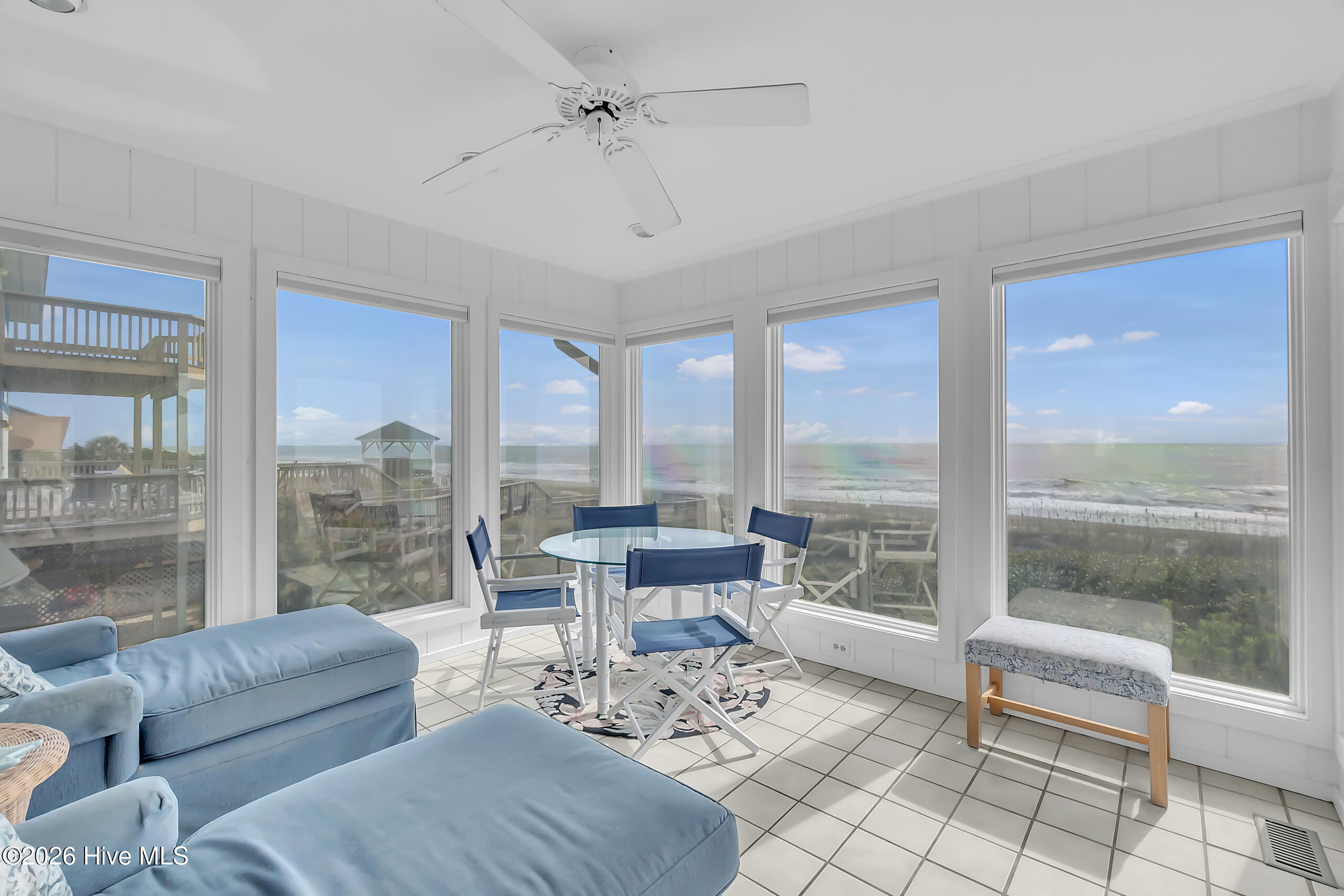 100568884 | Photo 36